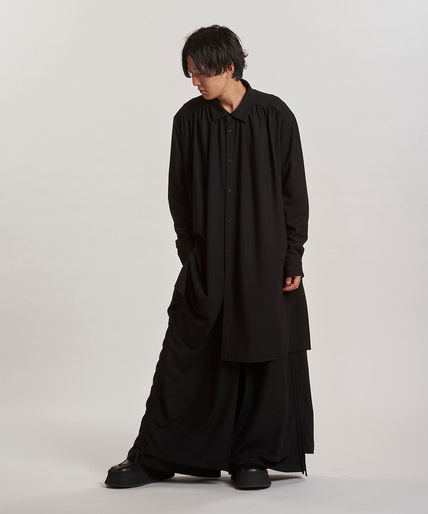 BLACK Model:H169cm