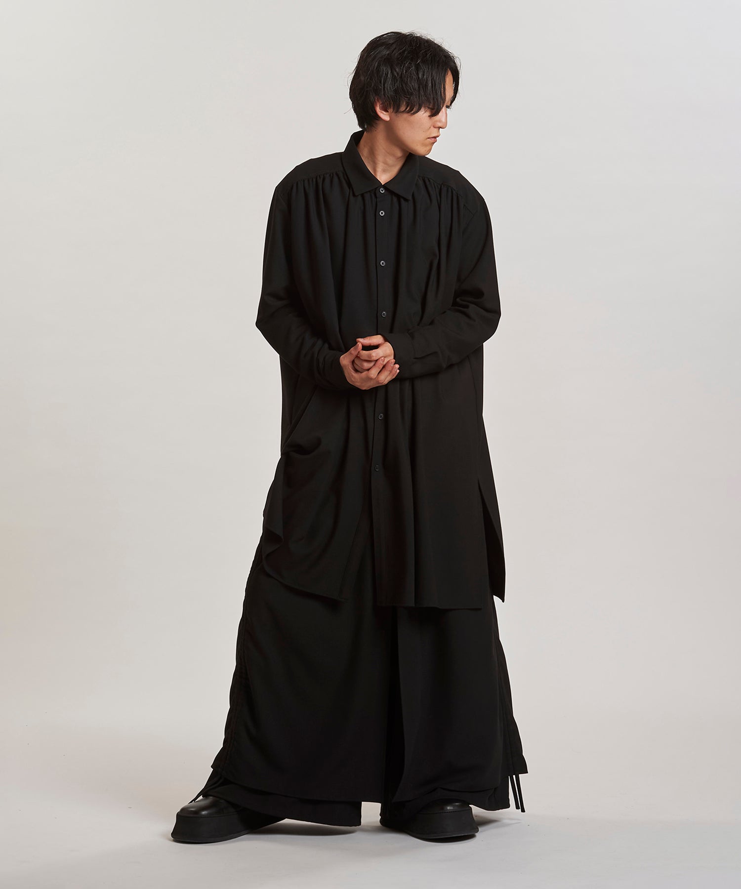 BLACK Model:H169cm