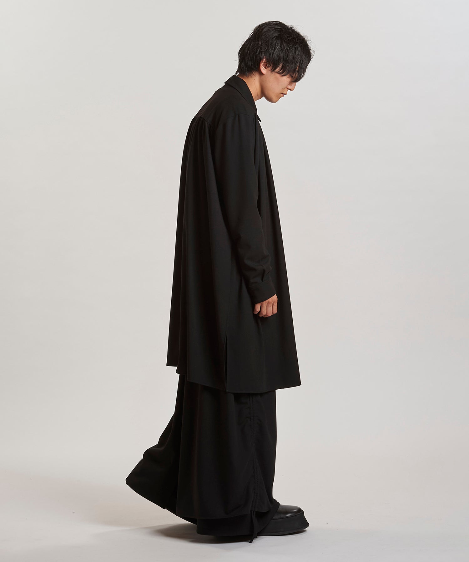 BLACK Model:H169cm