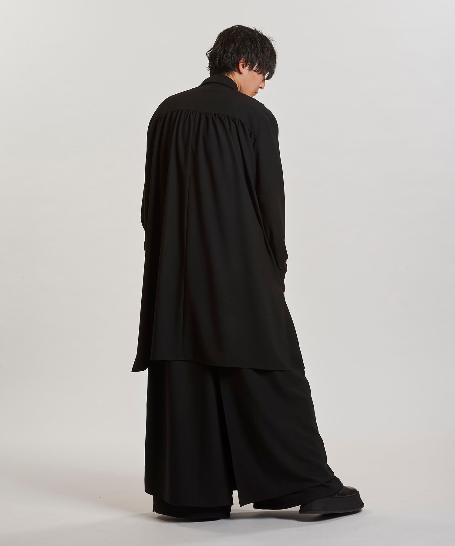 BLACK Model:H169cm