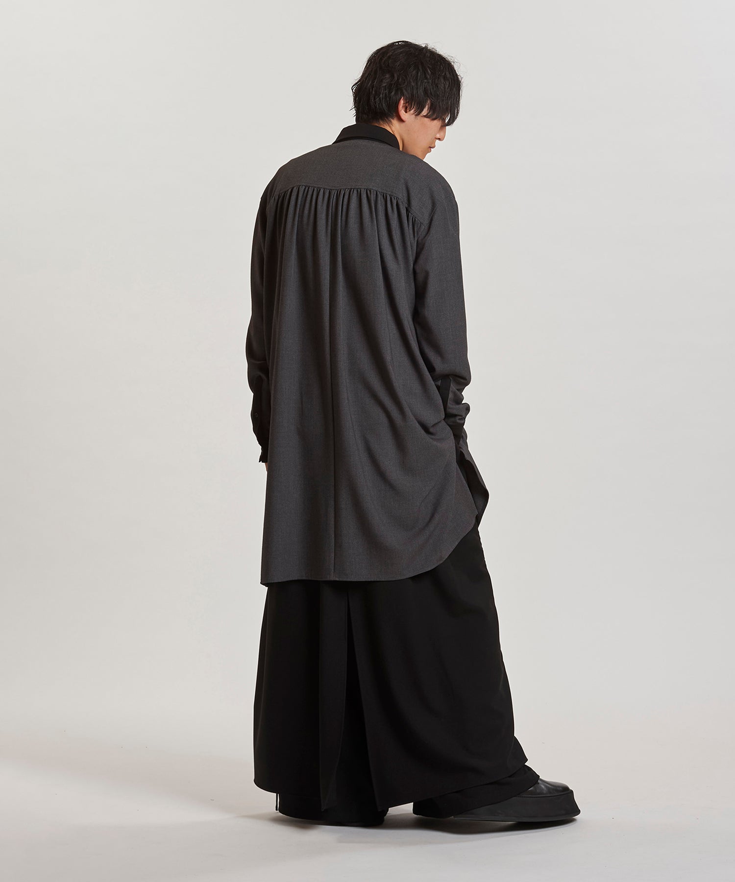 GRAY×BLACK Model:H169cm