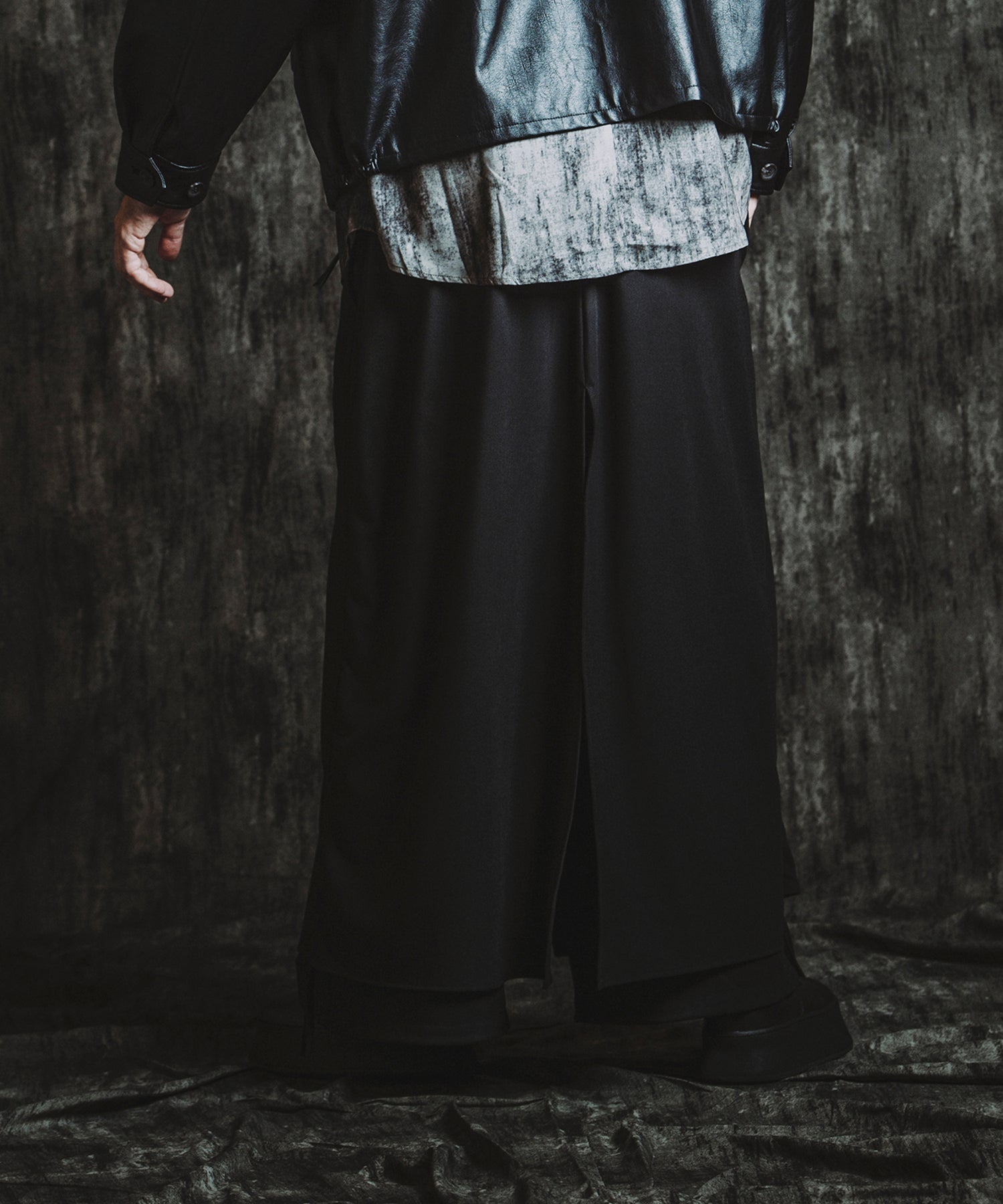 BLACK Model:H182cm