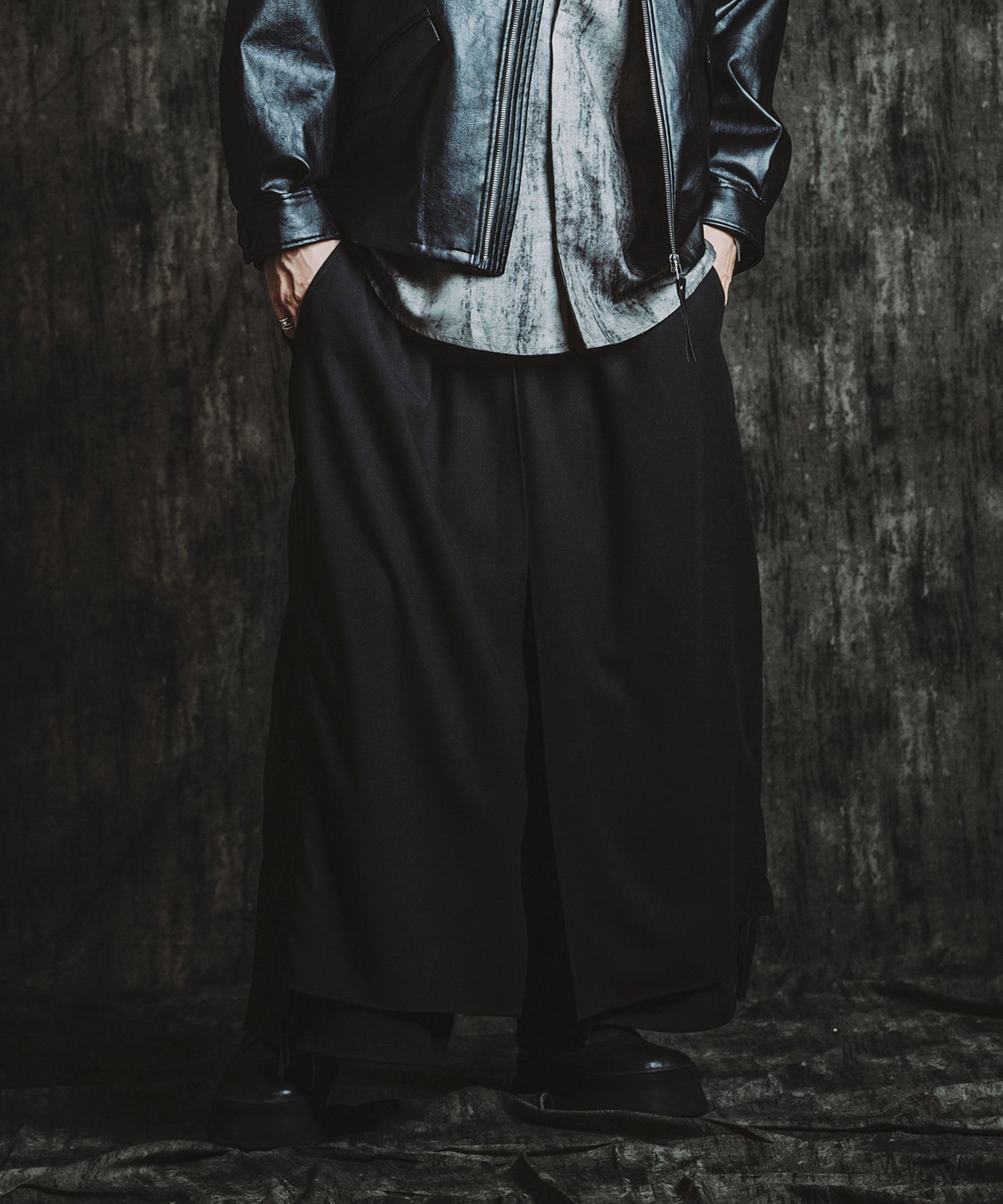 BLACK Model:H182cm