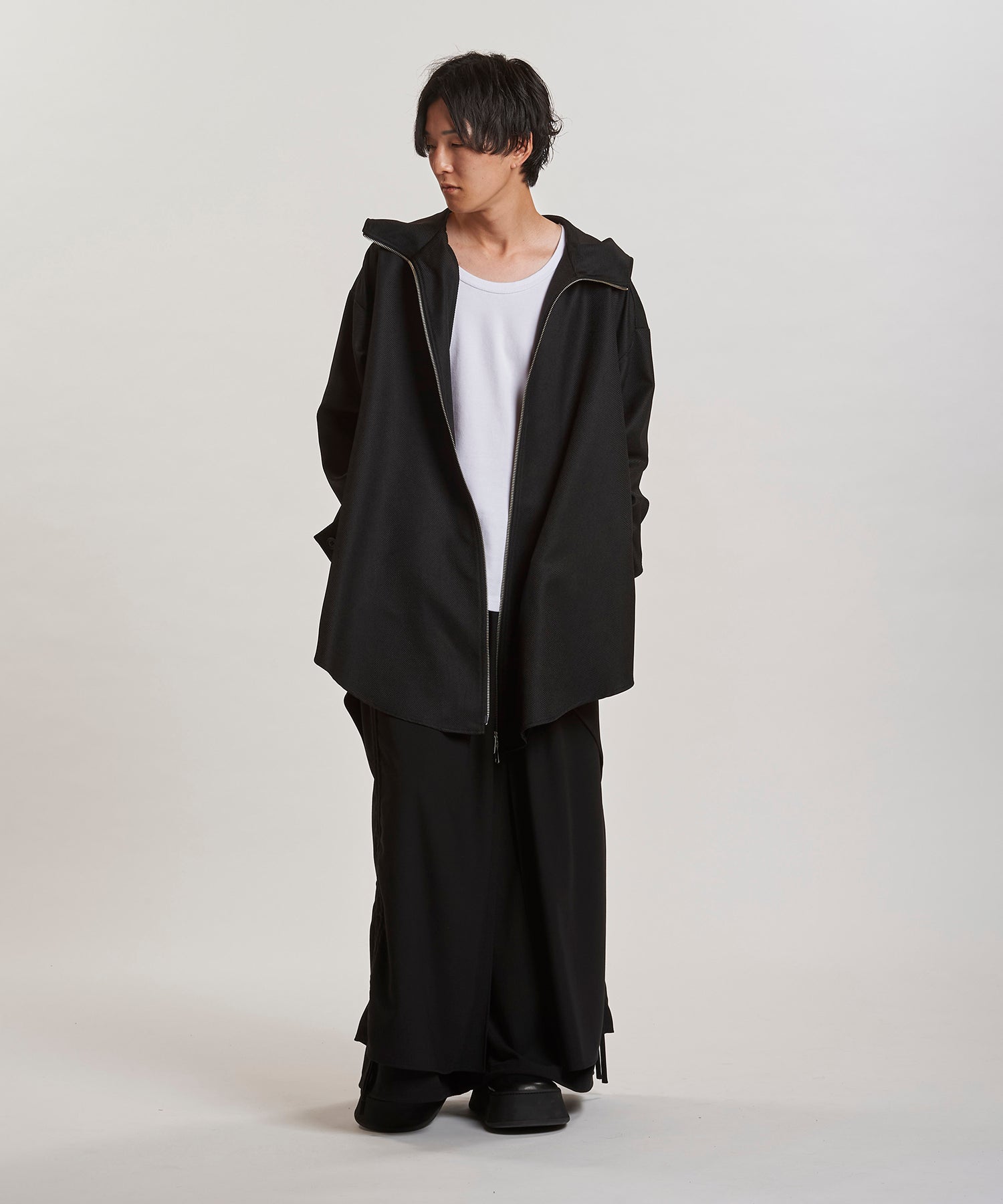 BLACK Model:H169cm