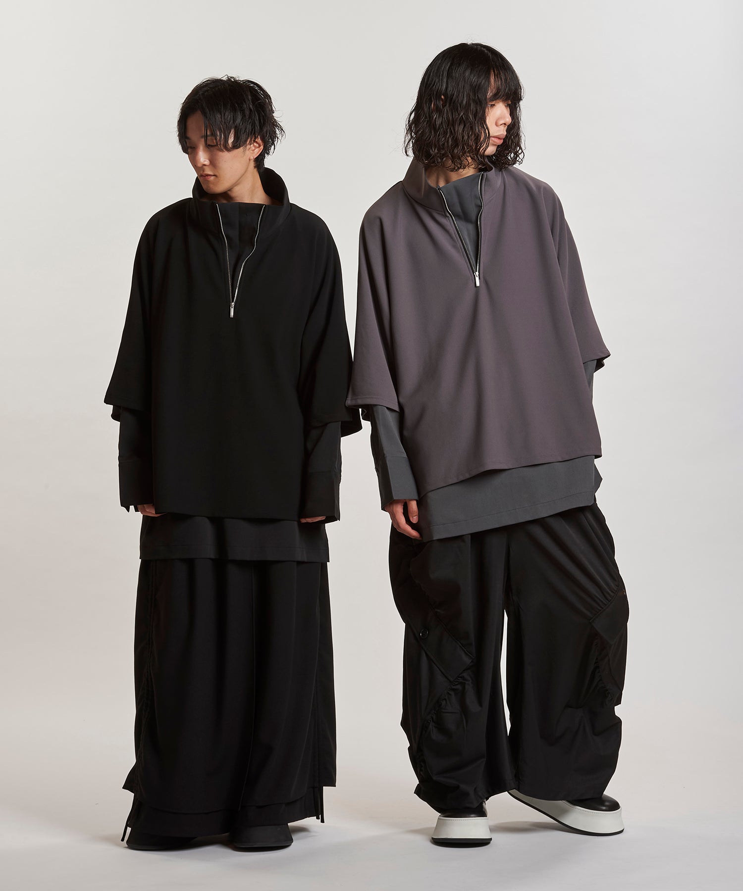 BLACK Model:H169cm / GRAY Model:H180cm