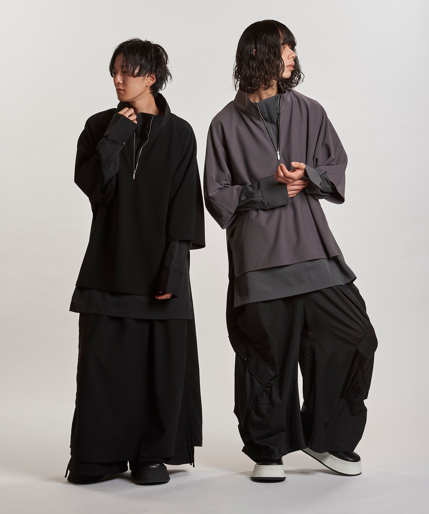 BLACK Model:H169cm / GRAY Model:H180cm