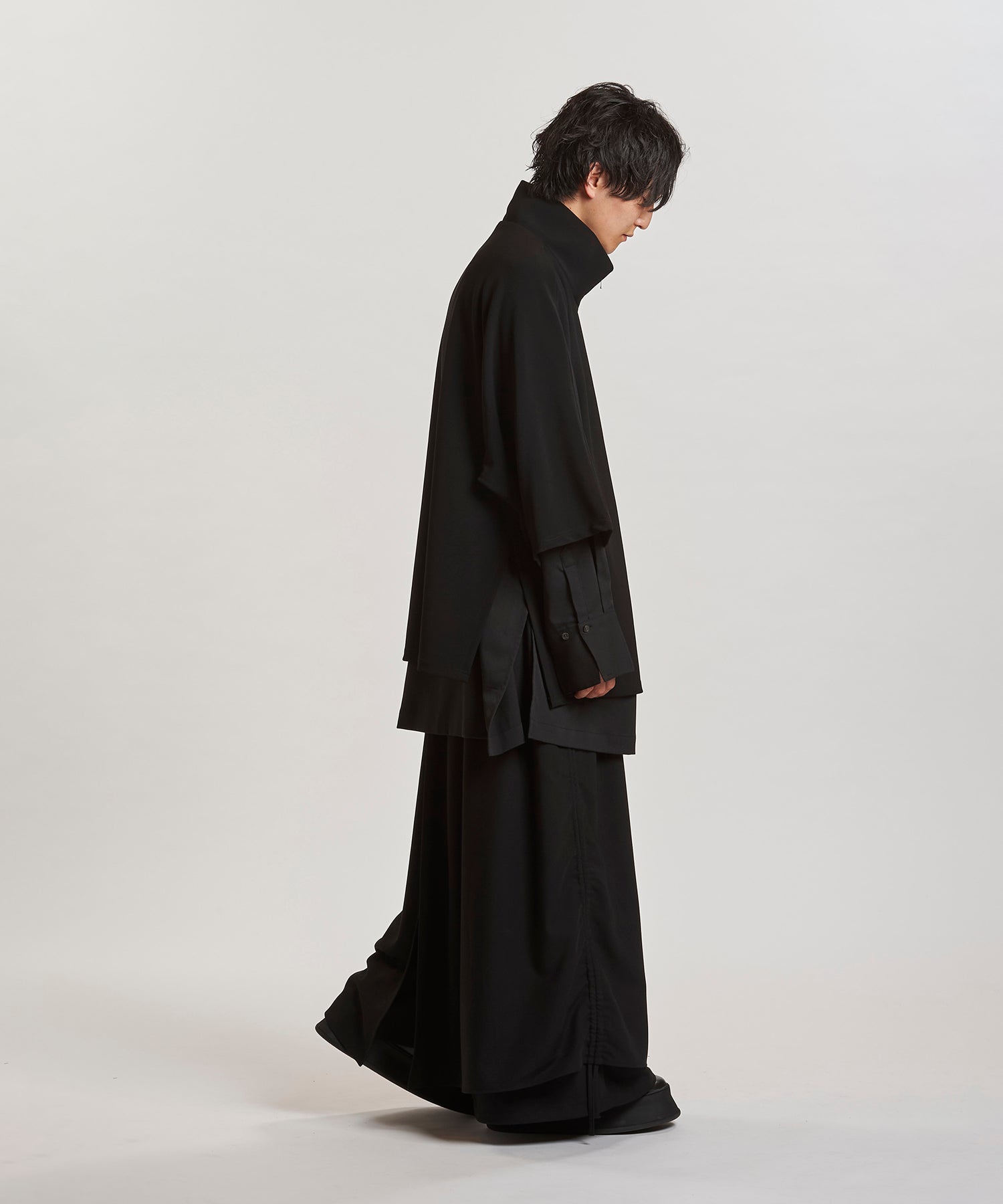 BLACK Model:H169cm