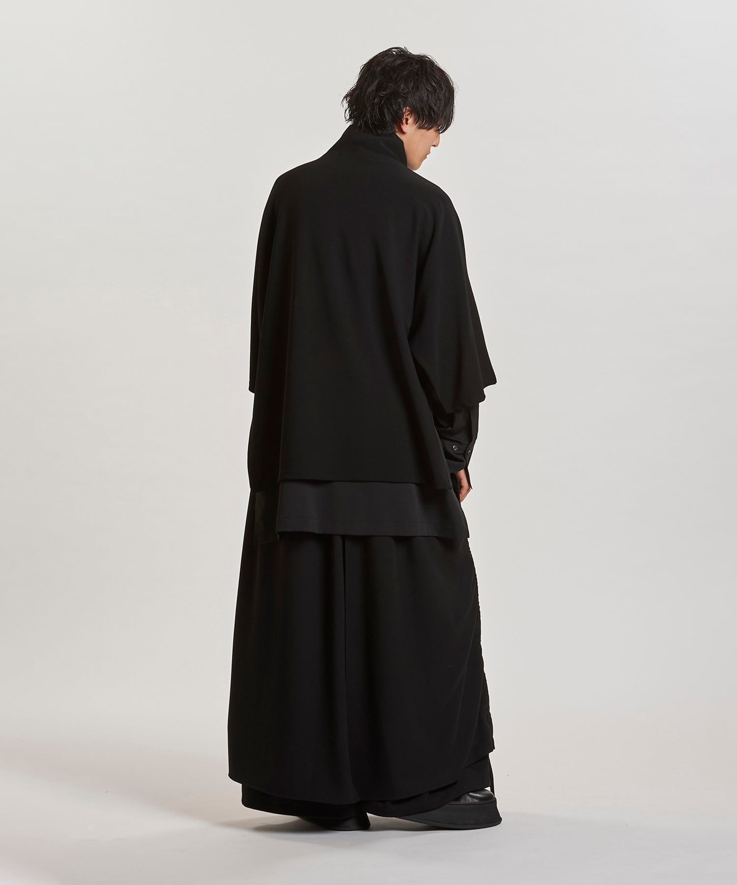 BLACK Model:H169cm