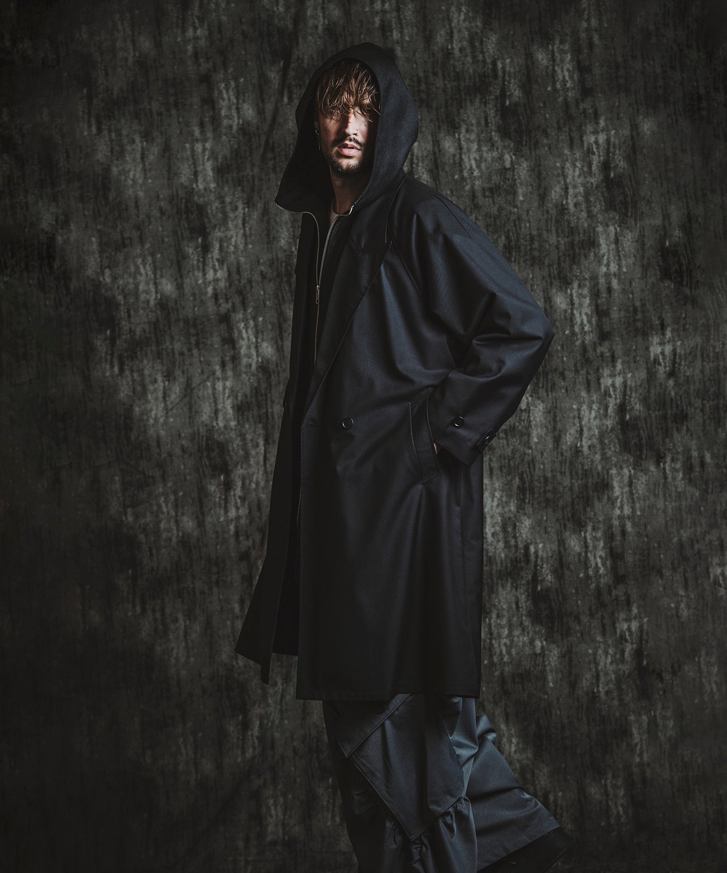 BLACK Model:H182cm