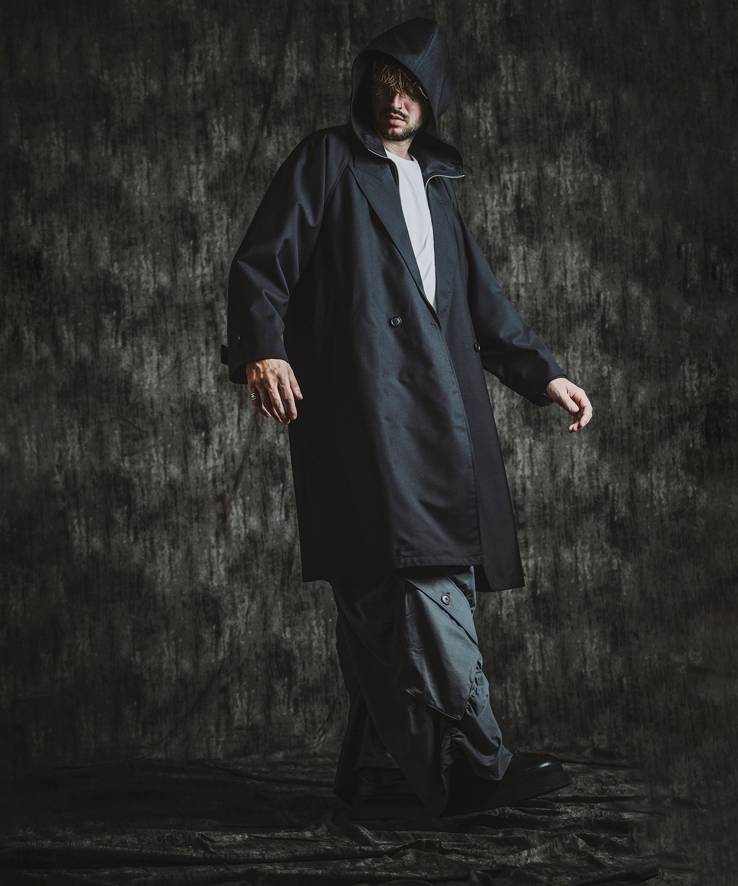 BLACK Model:H182cm