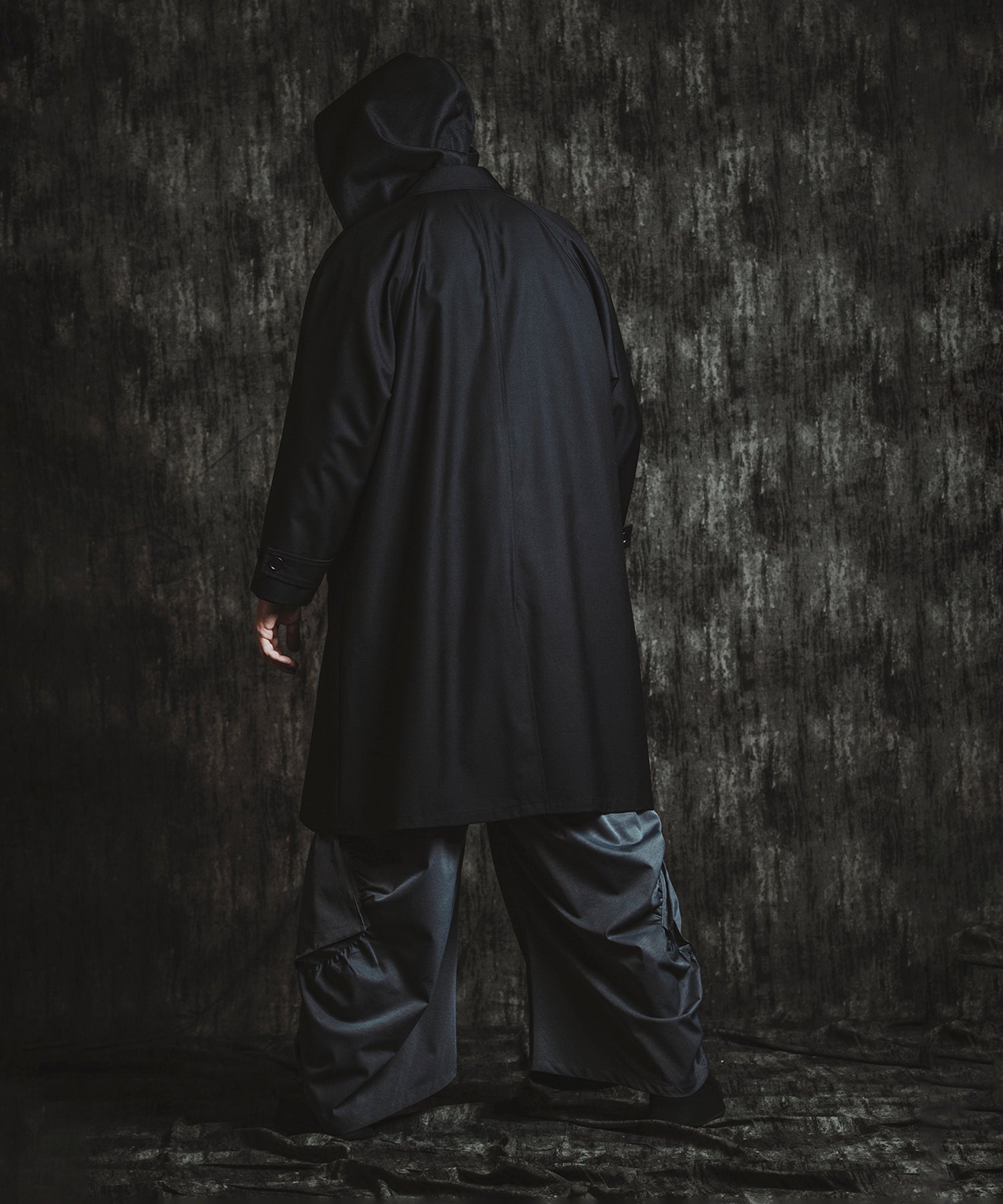 BLACK Model:H182cm