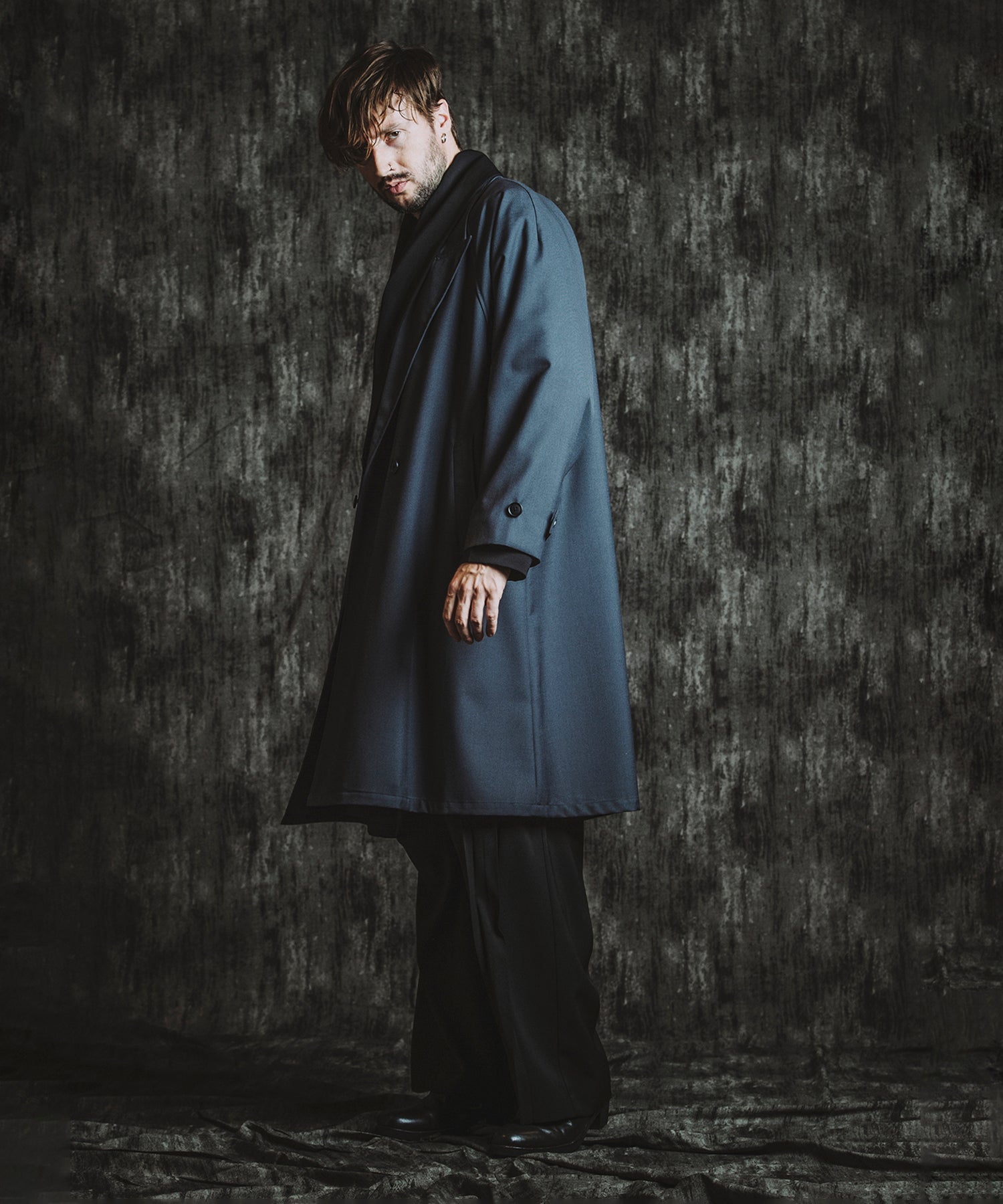 GRAY Model:H182cm