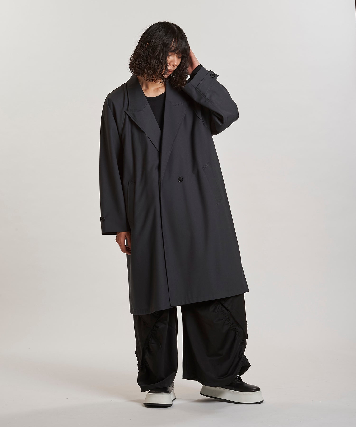 GRAY Model:H180cm