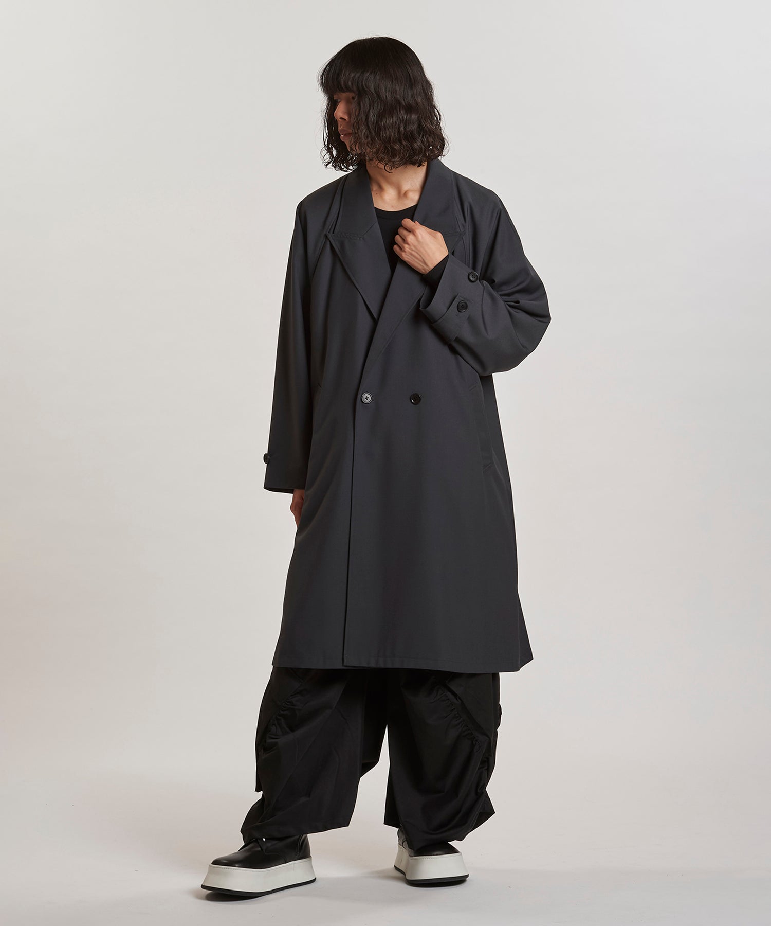 GRAY Model:H180cm
