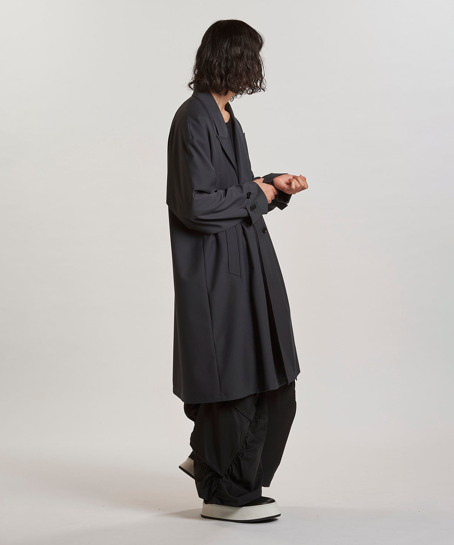 GRAY Model:H180cm