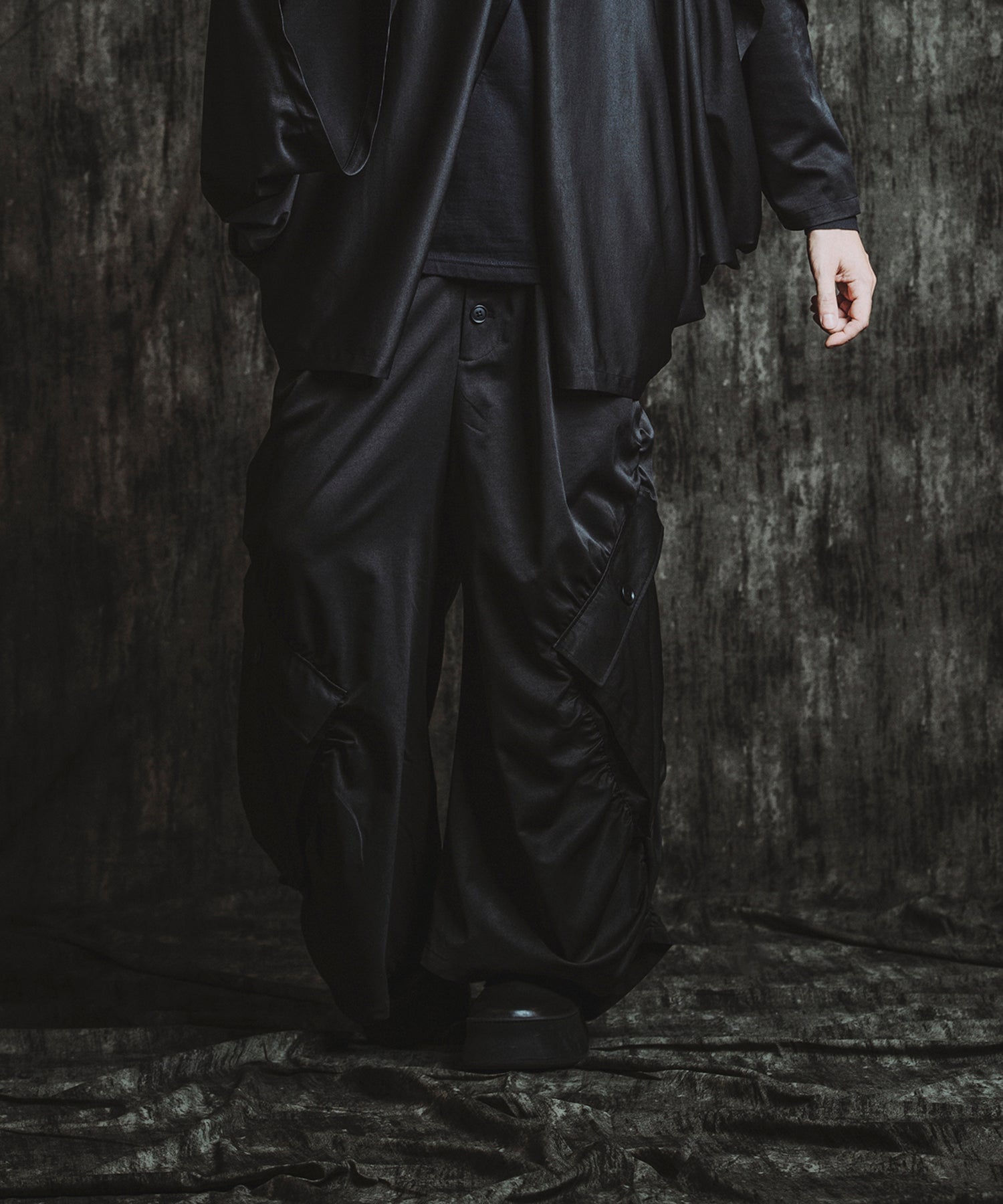 BLACK Model:H182cm