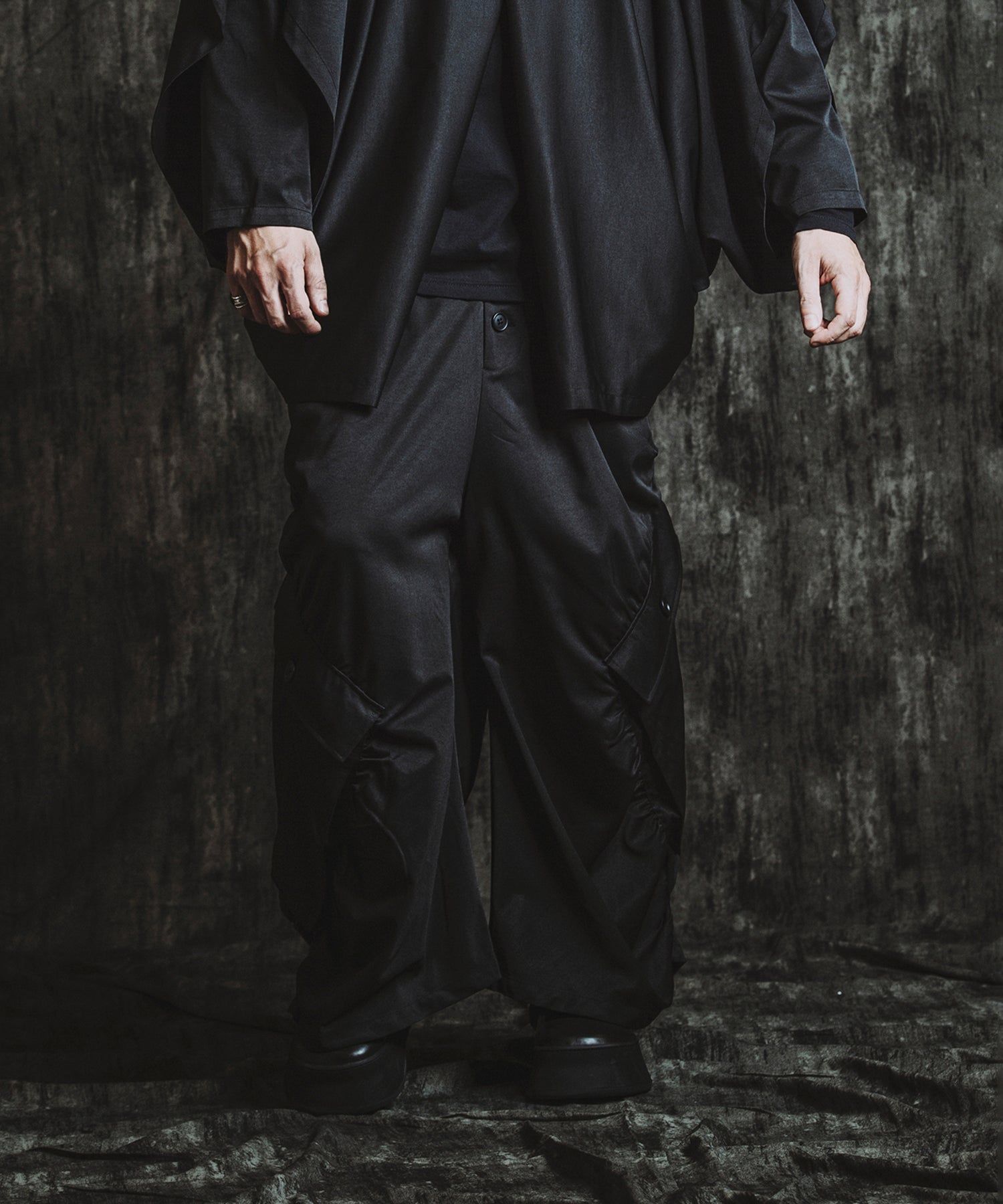BLACK Model:H182cm