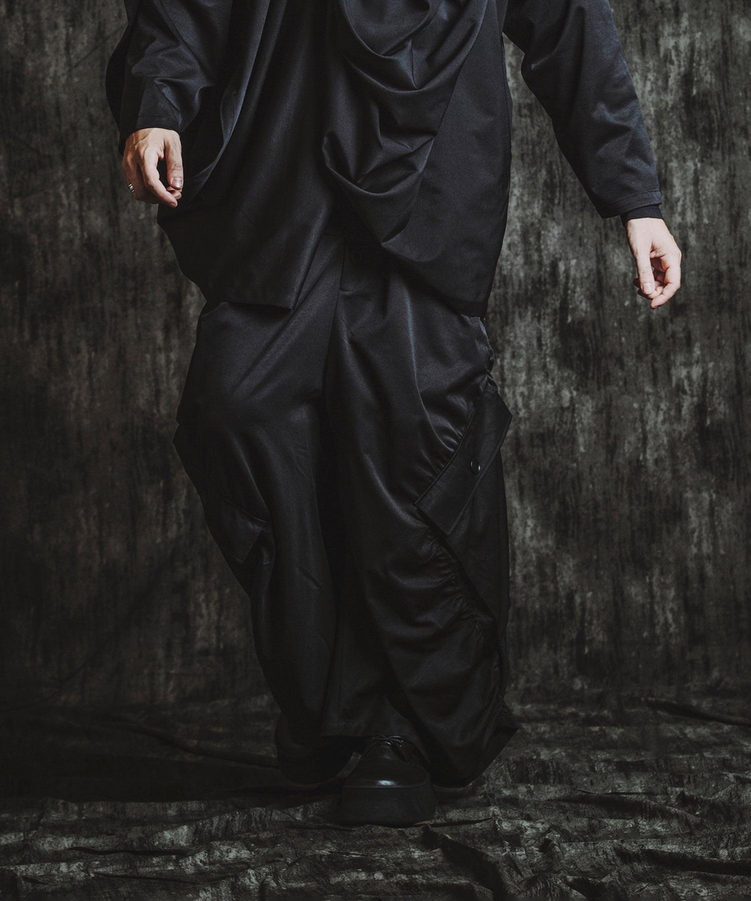 BLACK Model:H182cm