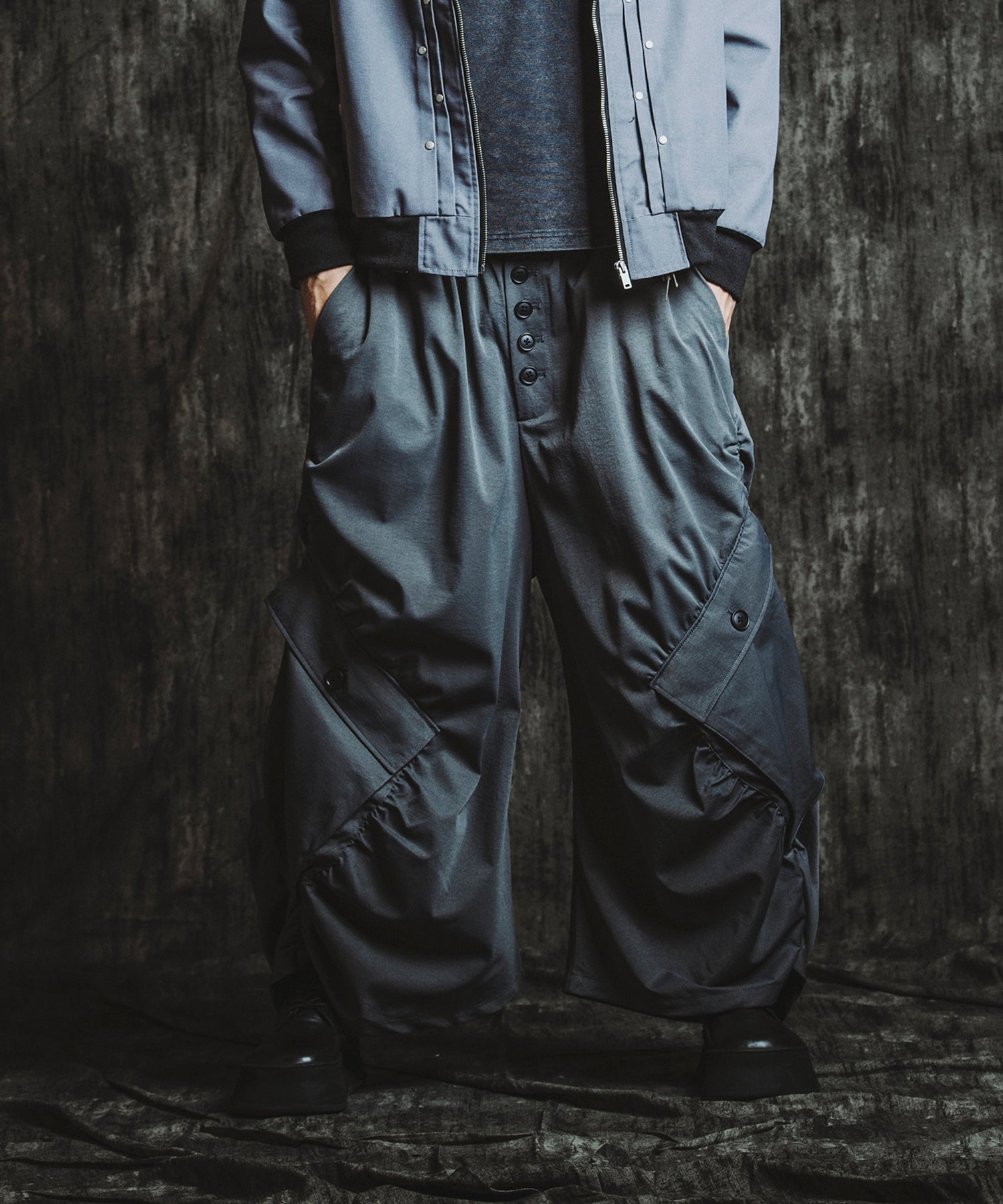 GRAY Model:H182cm