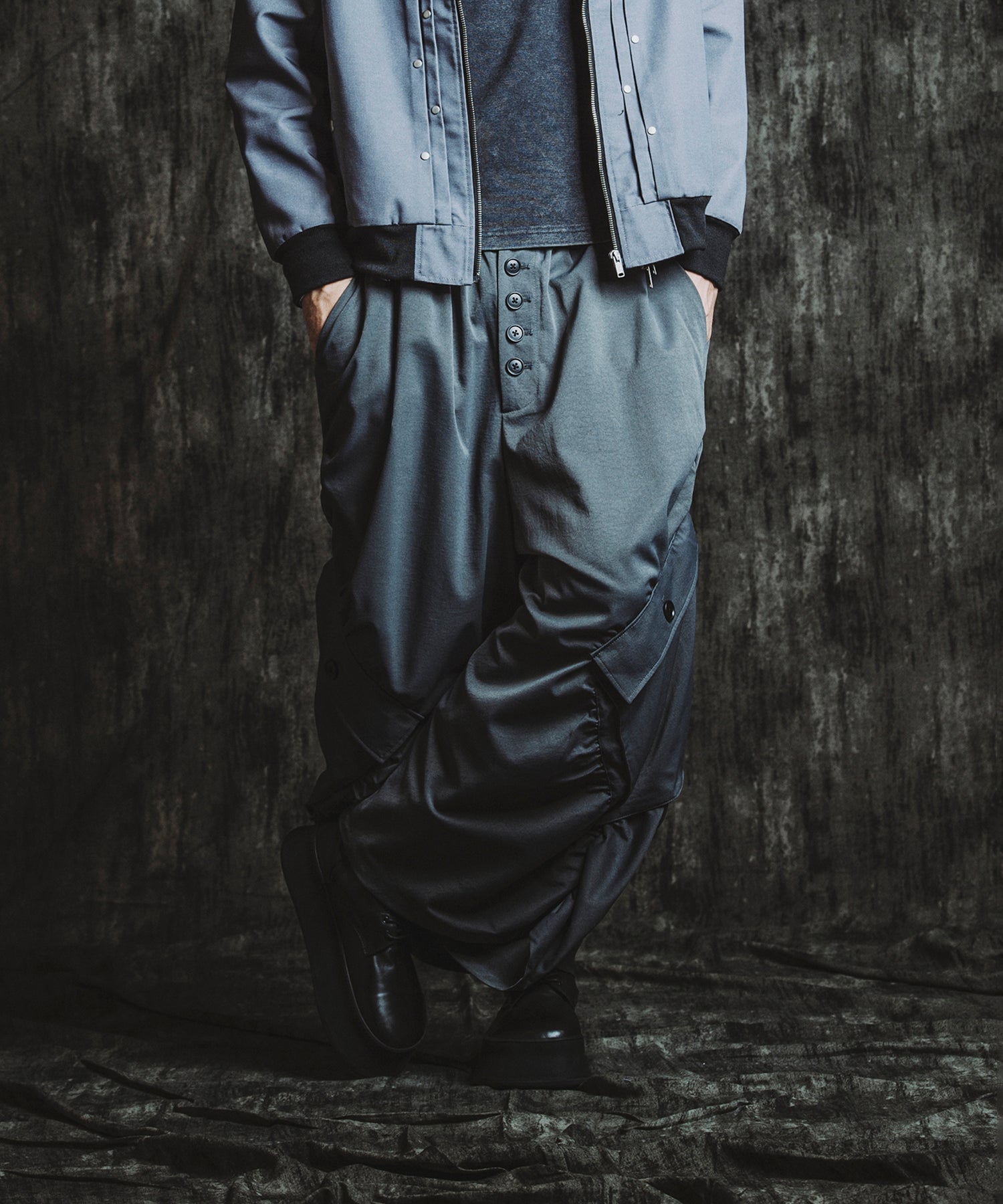 GRAY Model:H182cm