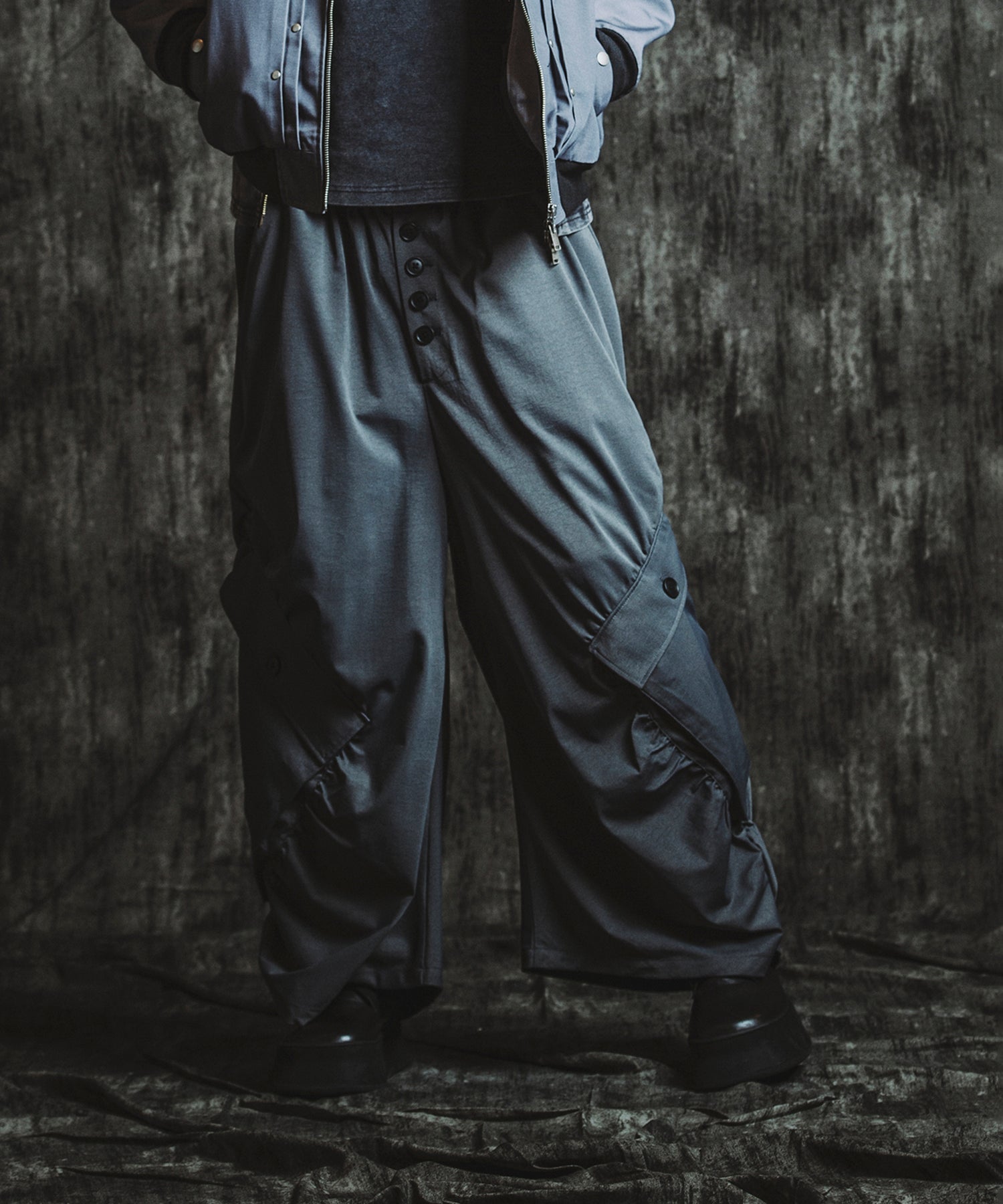 GRAY Model:H182cm