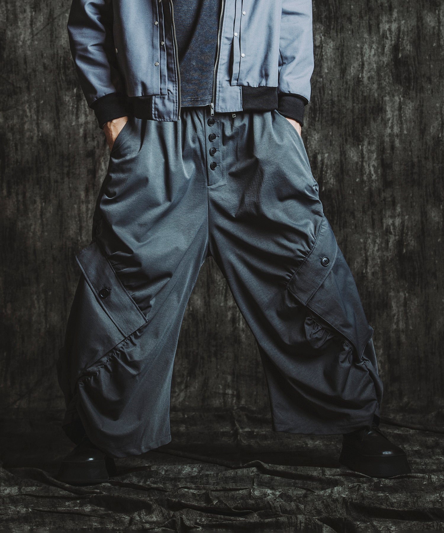 GRAY Model:H182cm