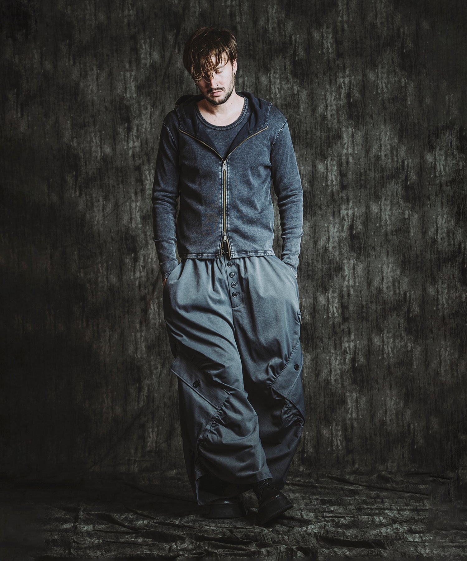 GRAY Model:H182cm