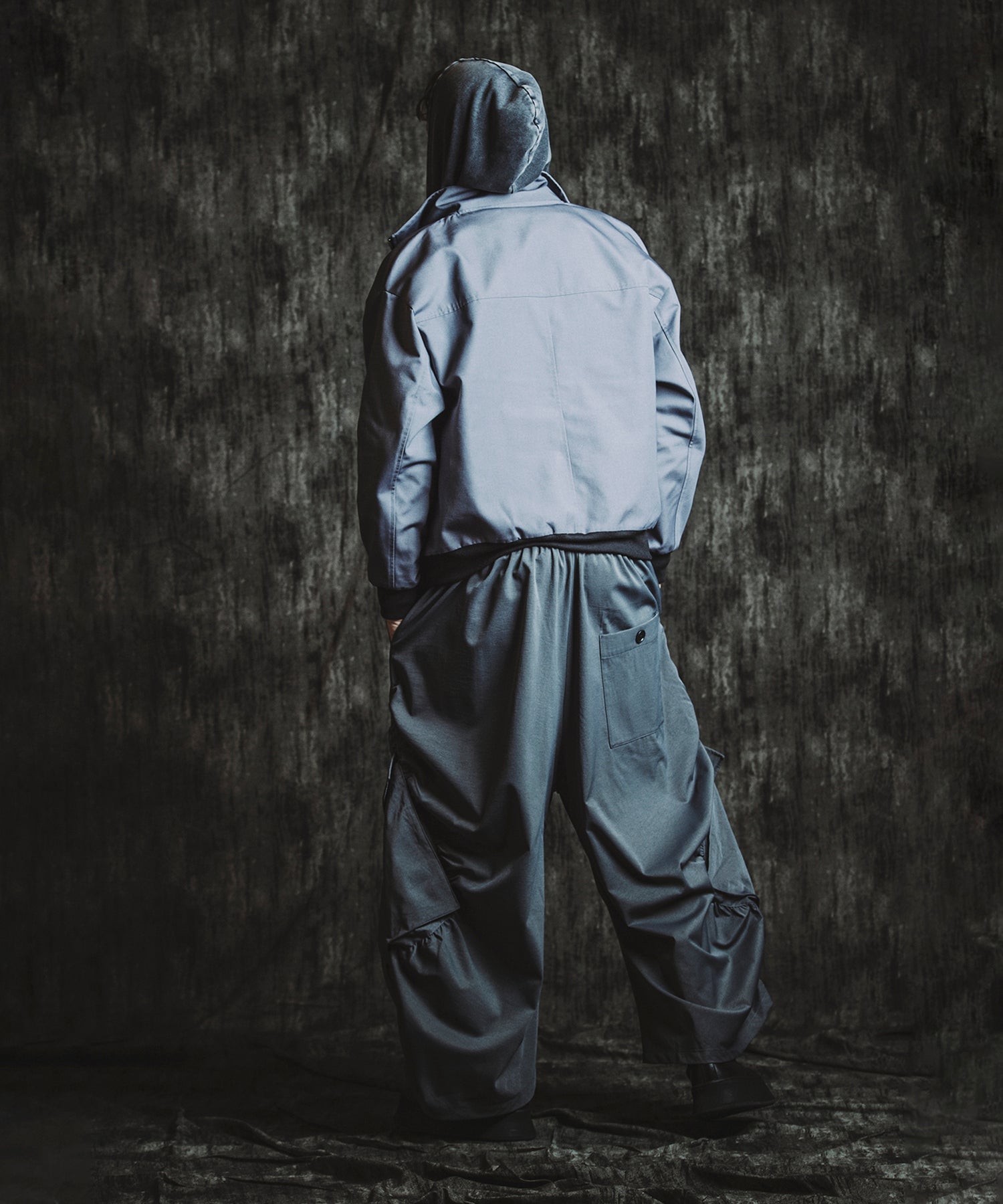 GRAY Model:H182cm