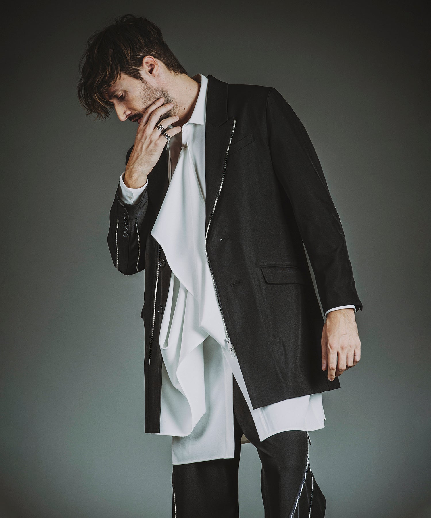 BLACK Model:H182cm