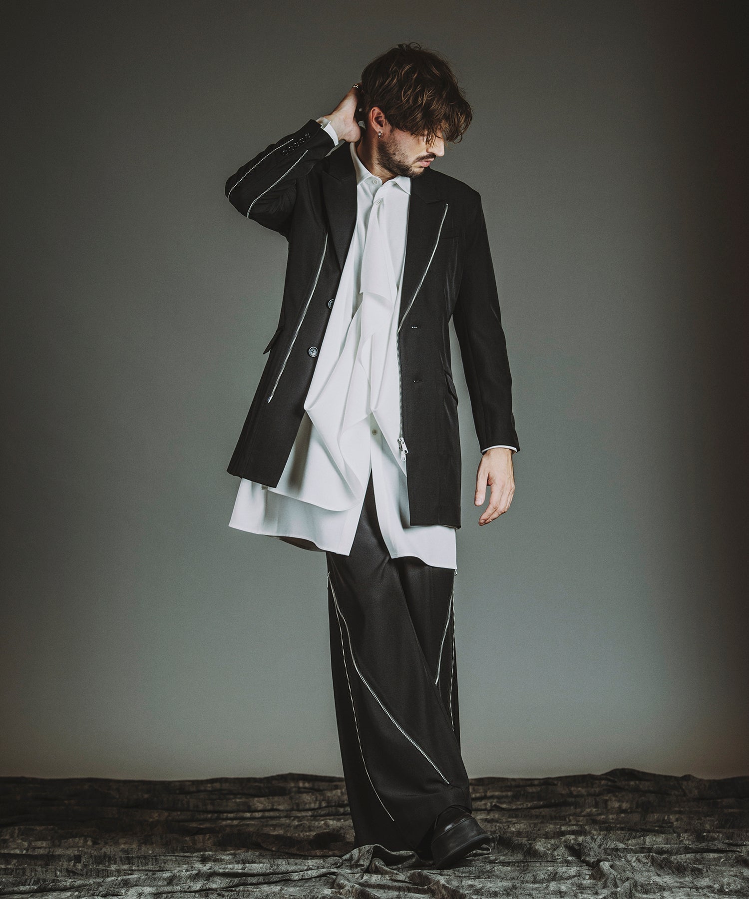 BLACK Model:H182cm