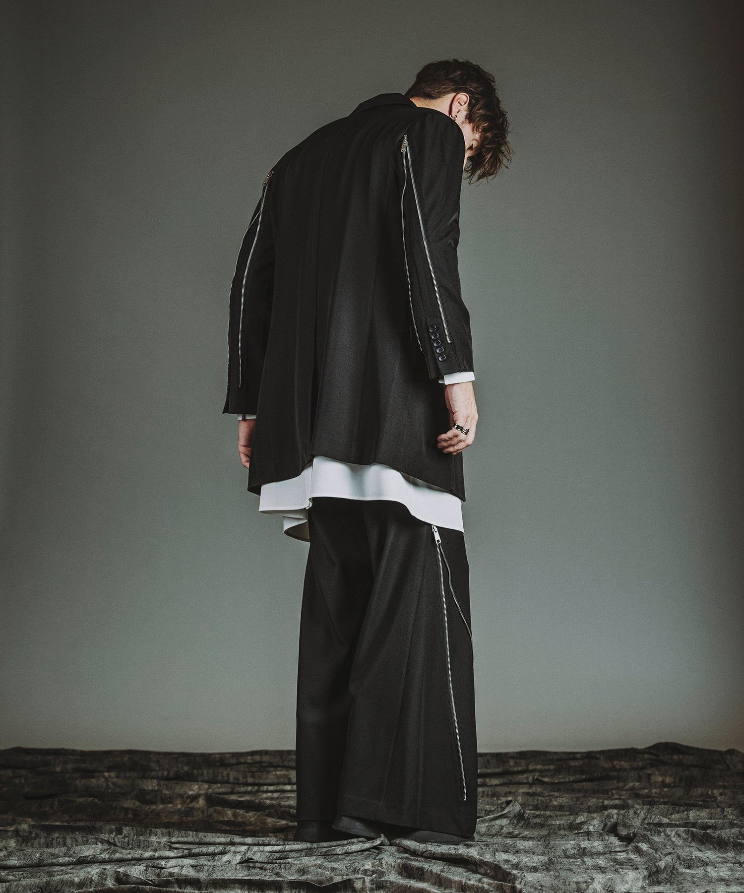 BLACK Model:H182cm