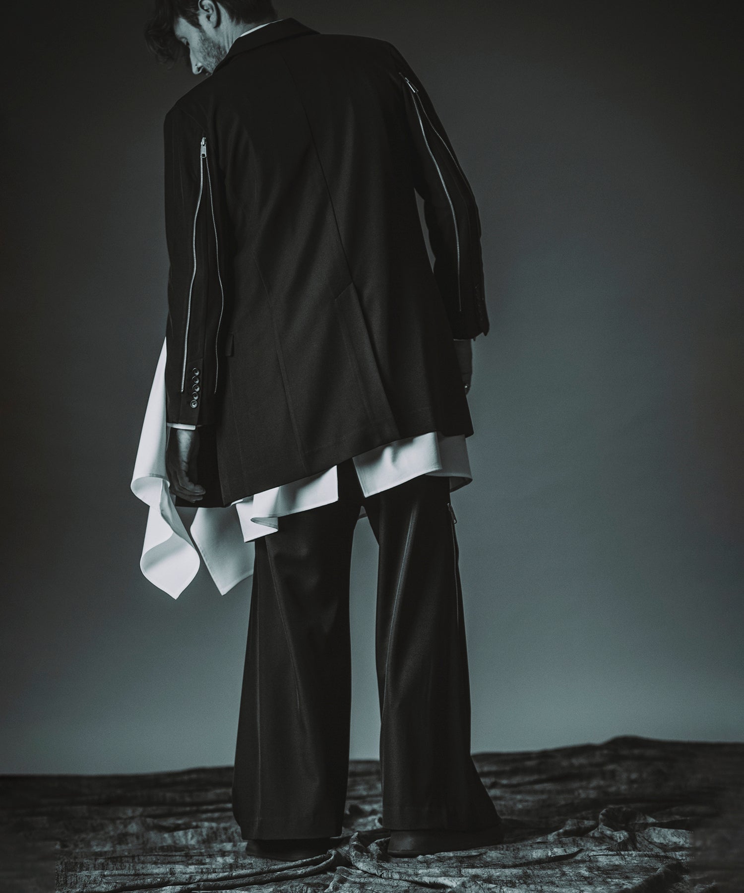 BLACK Model:H182cm