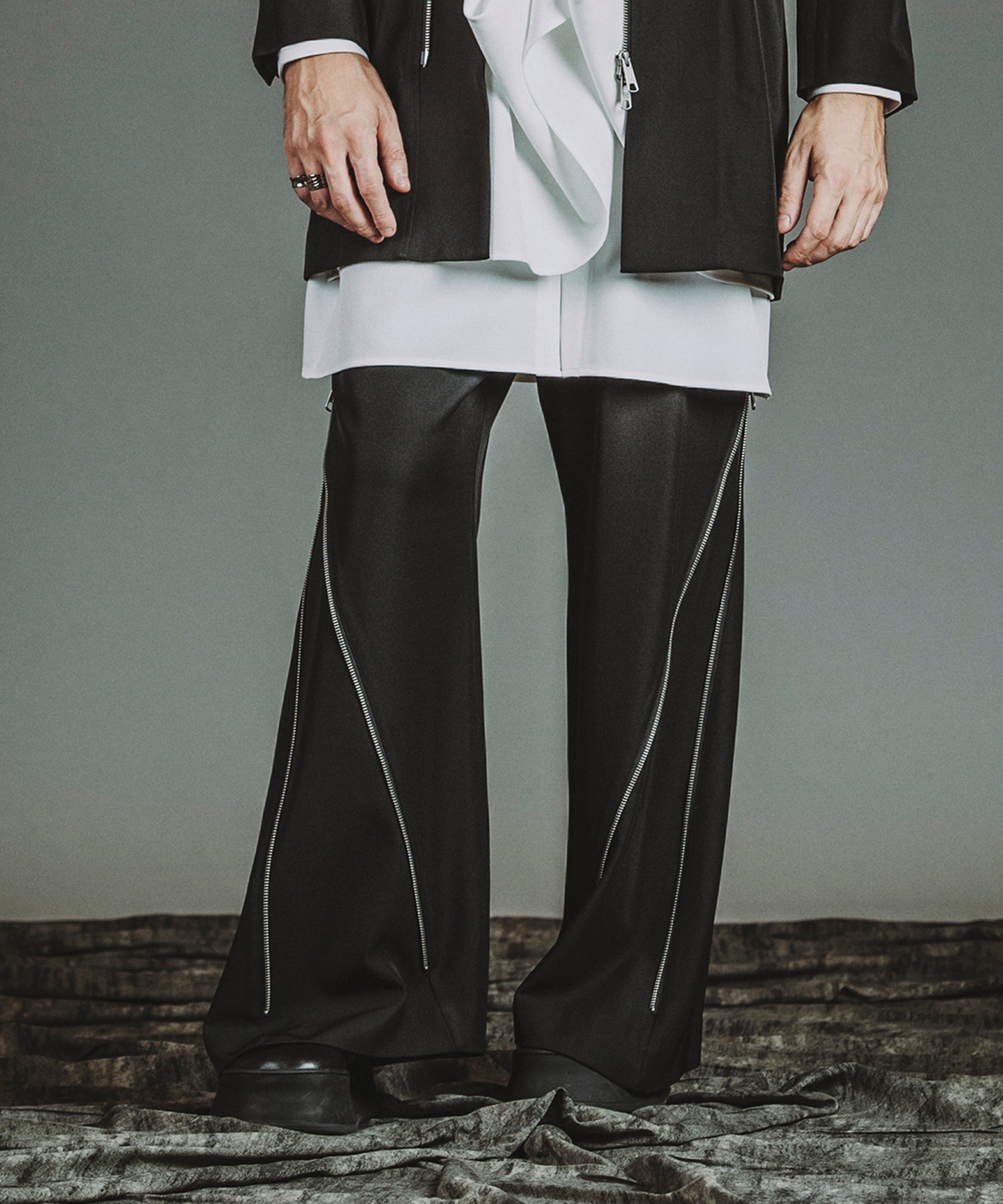 BLACK Model:H182cm