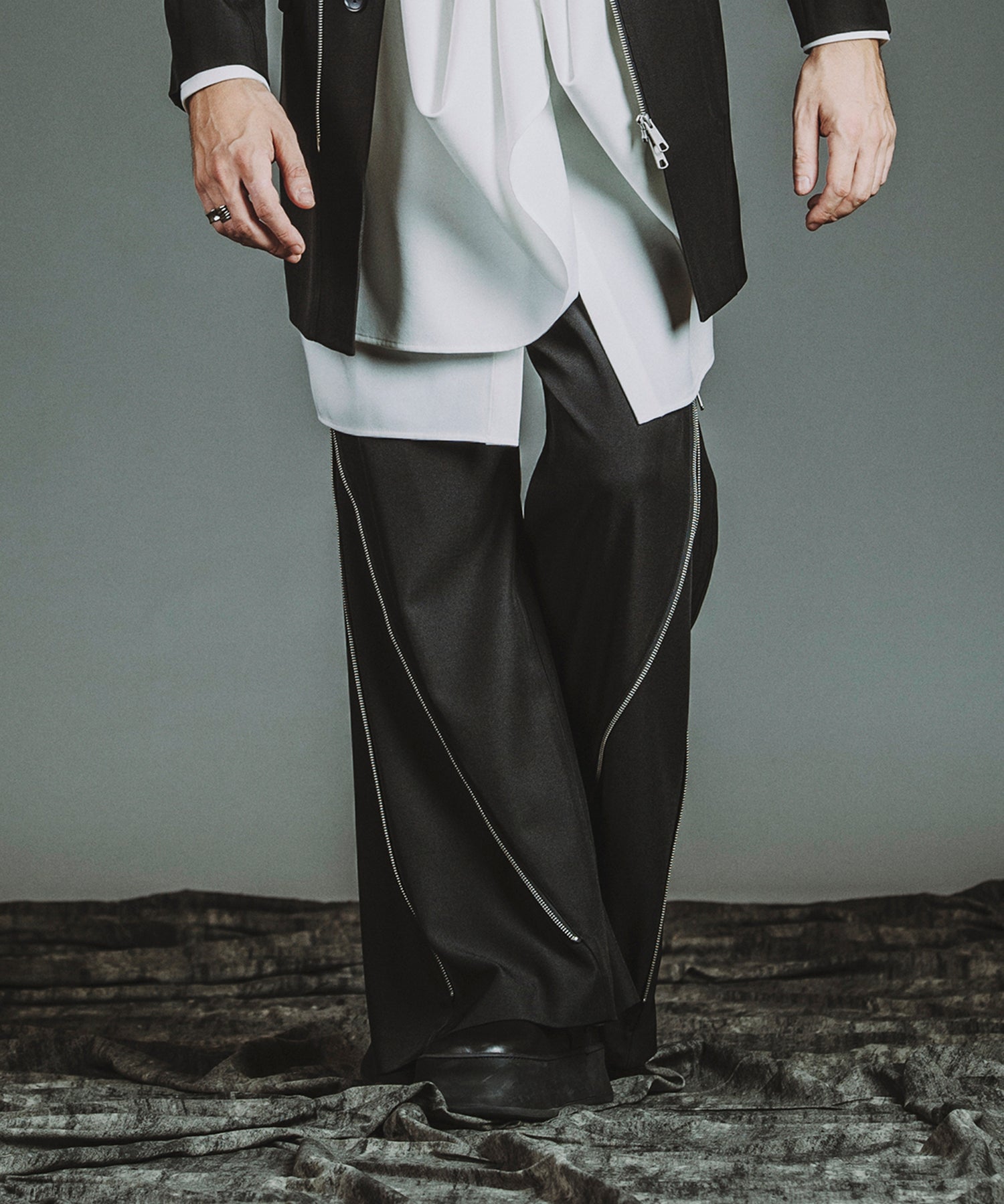 BLACK Model:H182cm