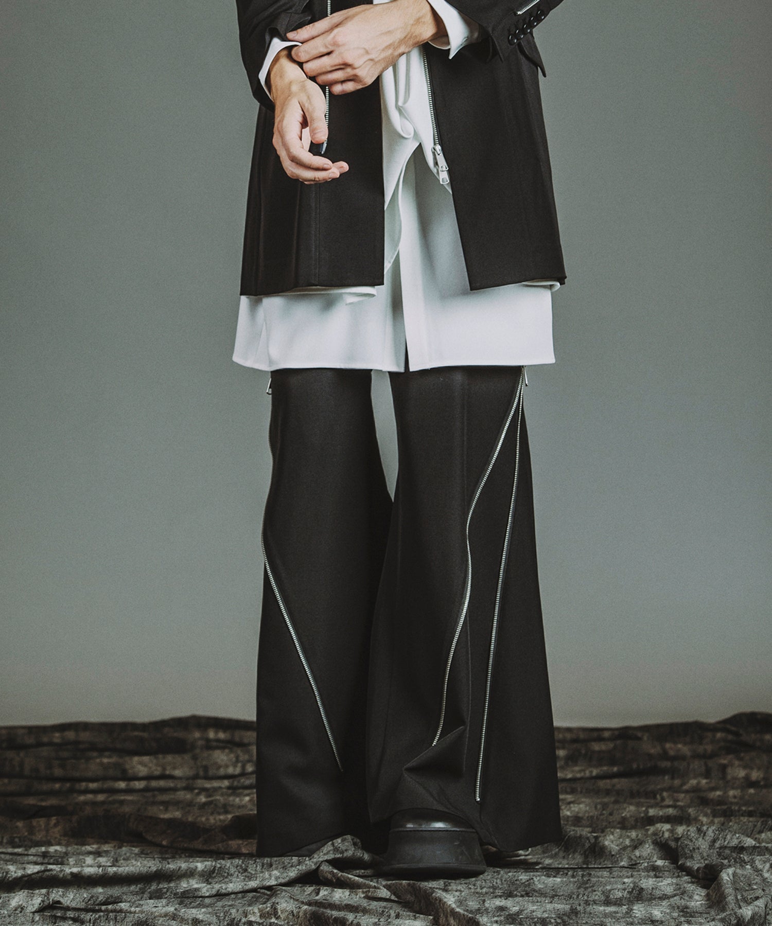 BLACK Model:H182cm