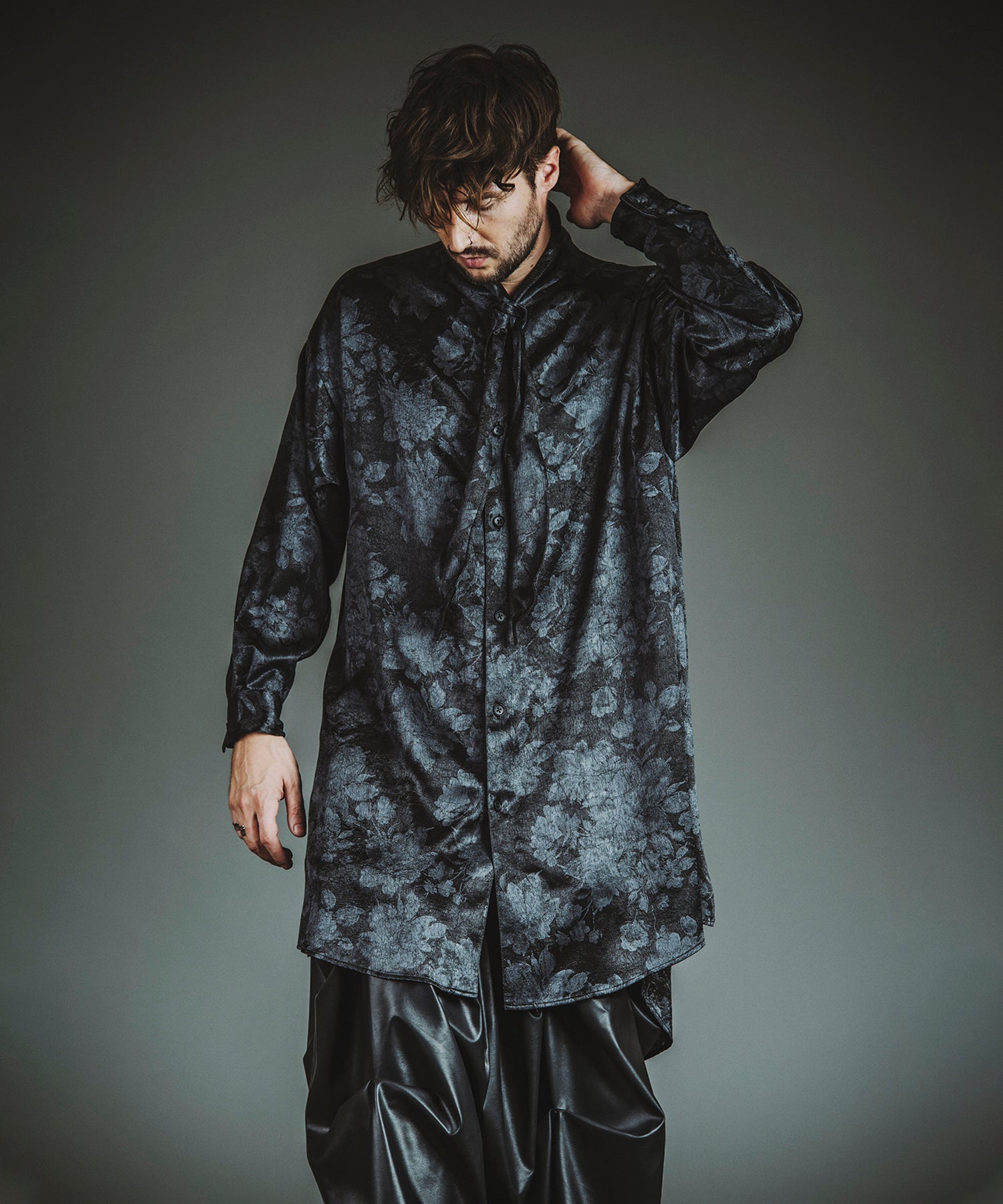 BLACK Model:H182cm
