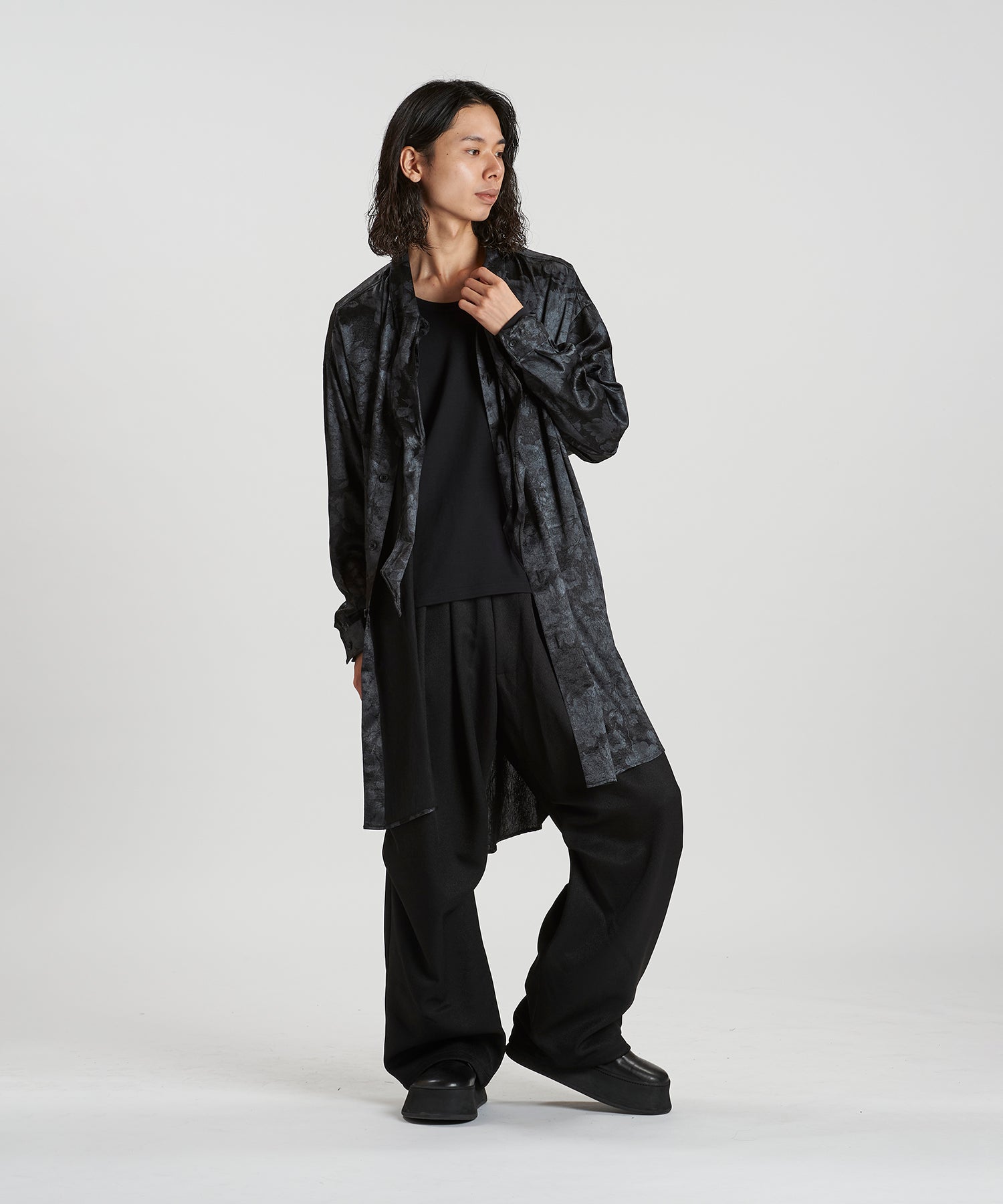 BLACK Model:H180cm