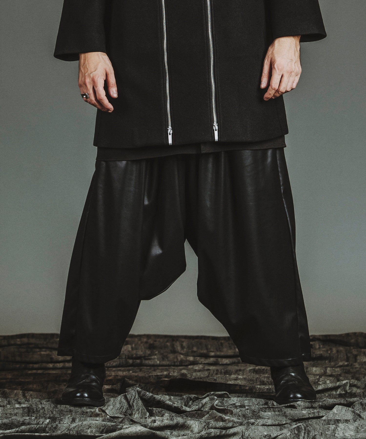 BLACK Model:H182cm
