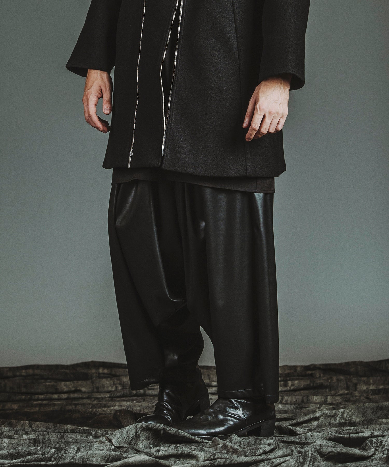 BLACK Model:H182cm