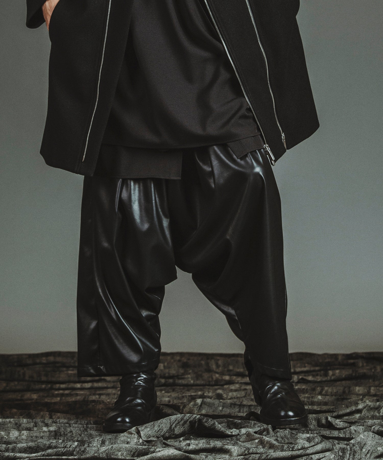 BLACK Model:H182cm