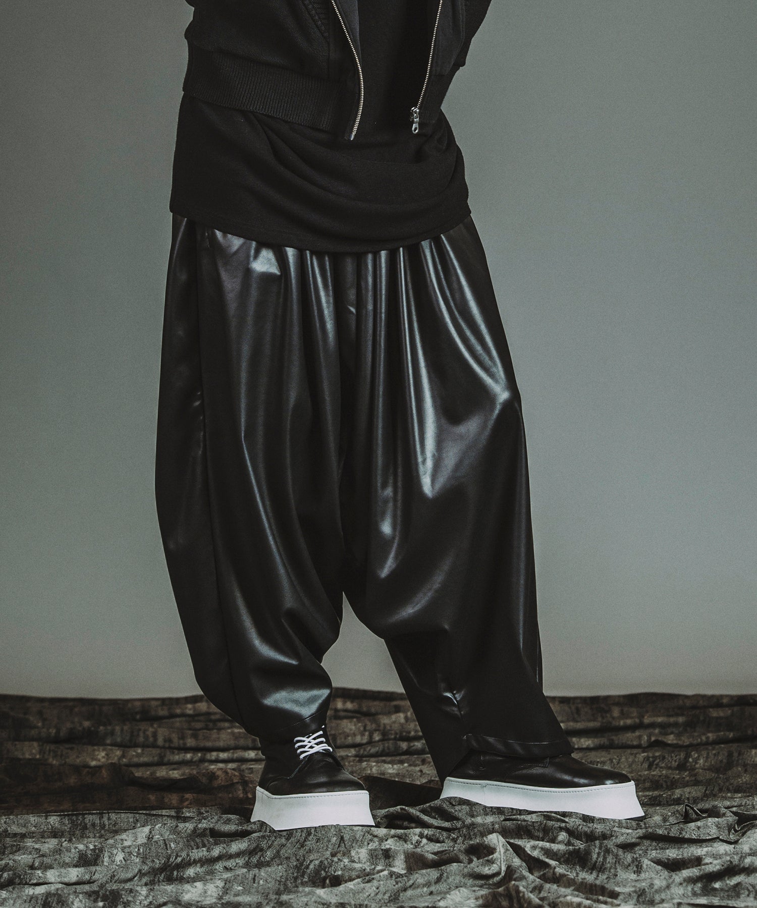 BLACK Model:H182cm