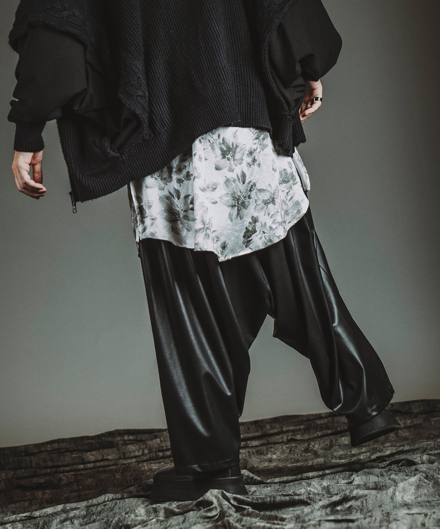 BLACK Model:H182cm