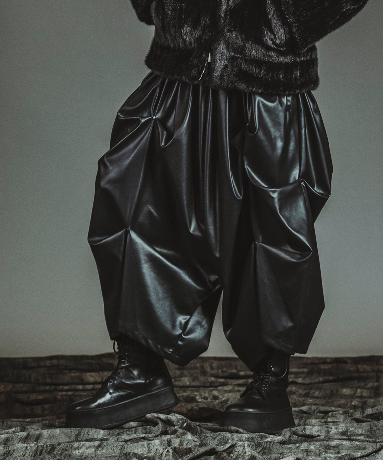 BLACK Model:H182cm