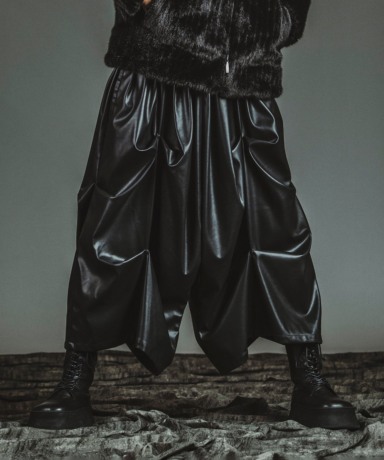 BLACK Model:H182cm