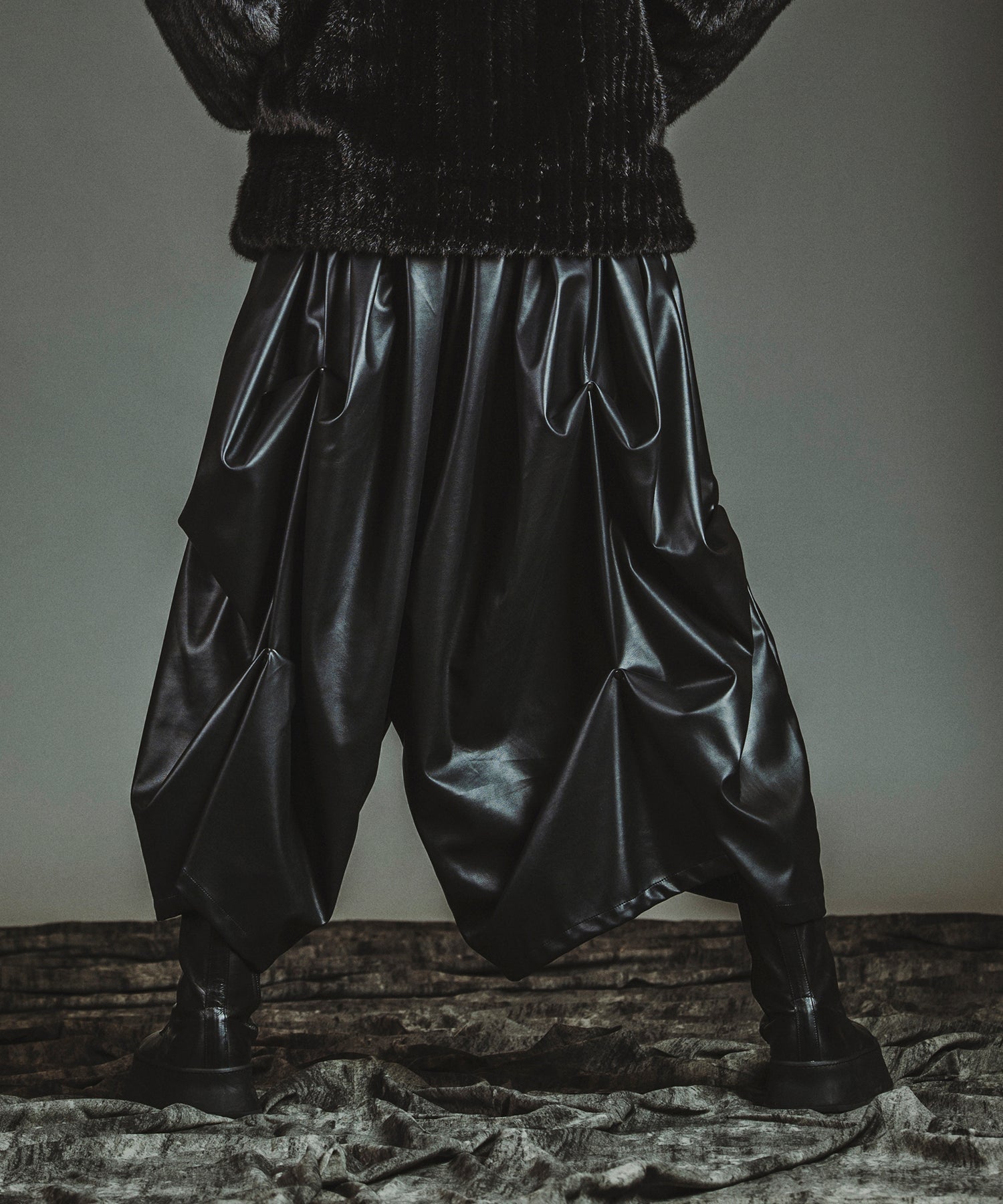 BLACK Model:H182cm