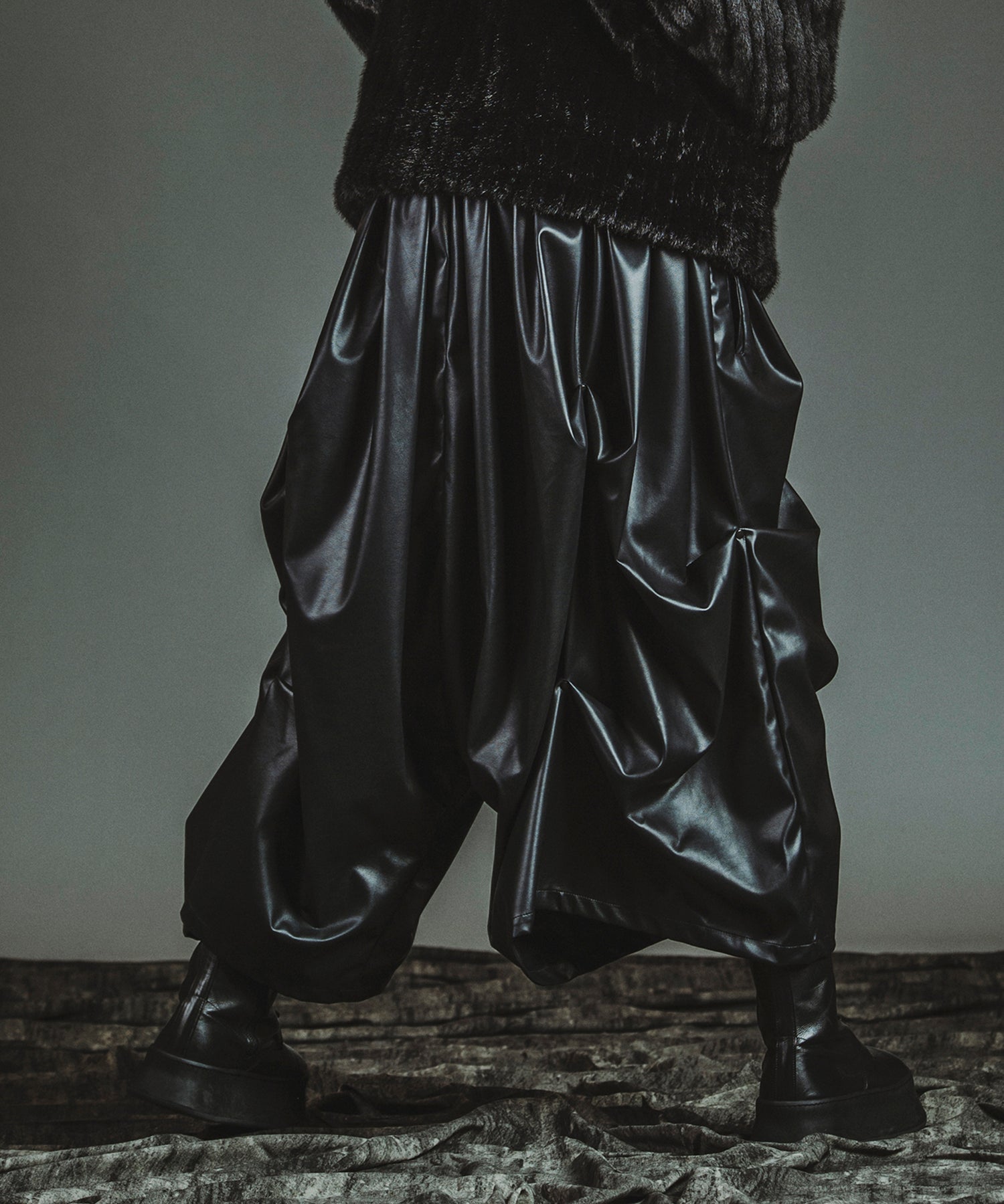 BLACK Model:H182cm