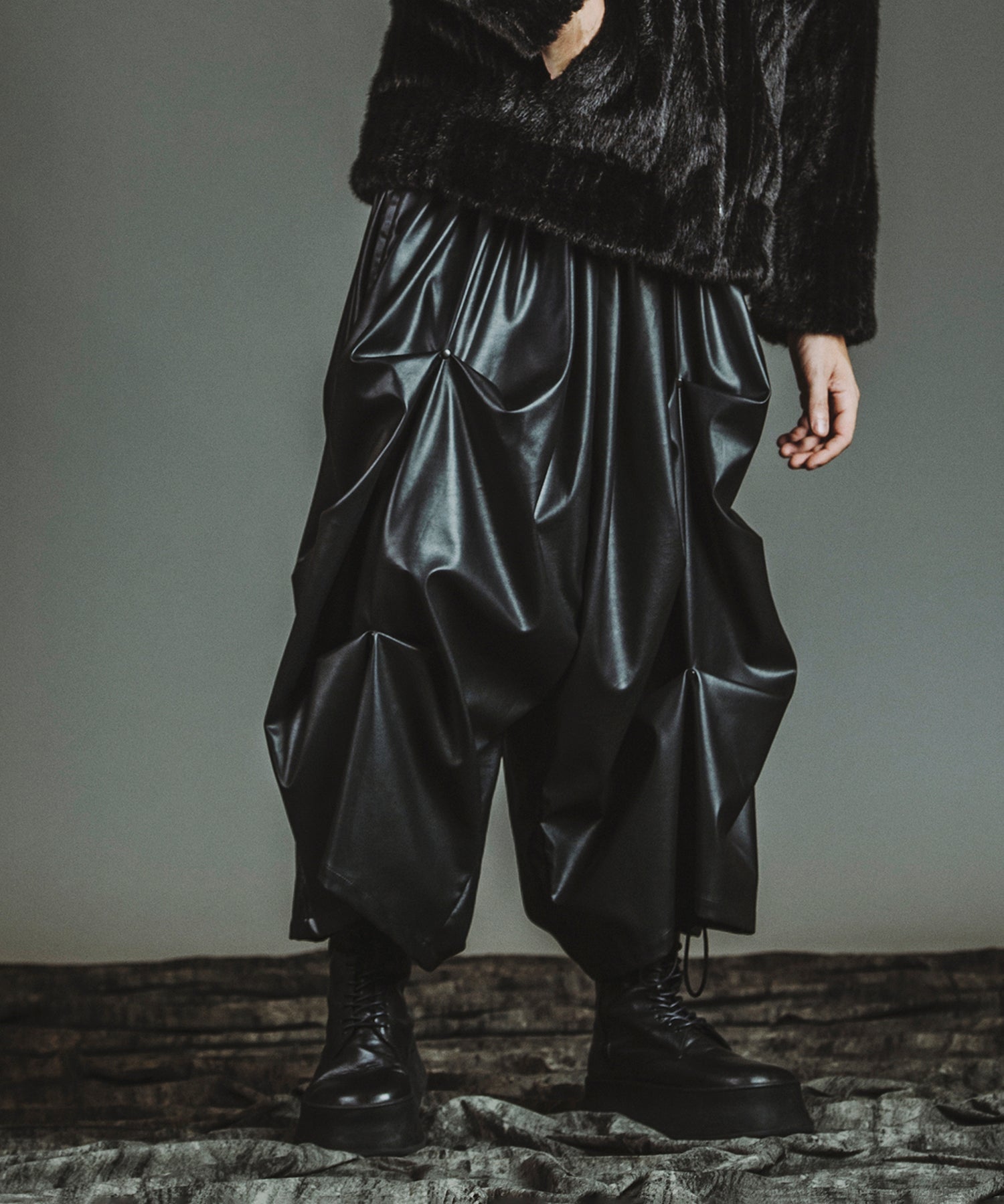 BLACK Model:H182cm