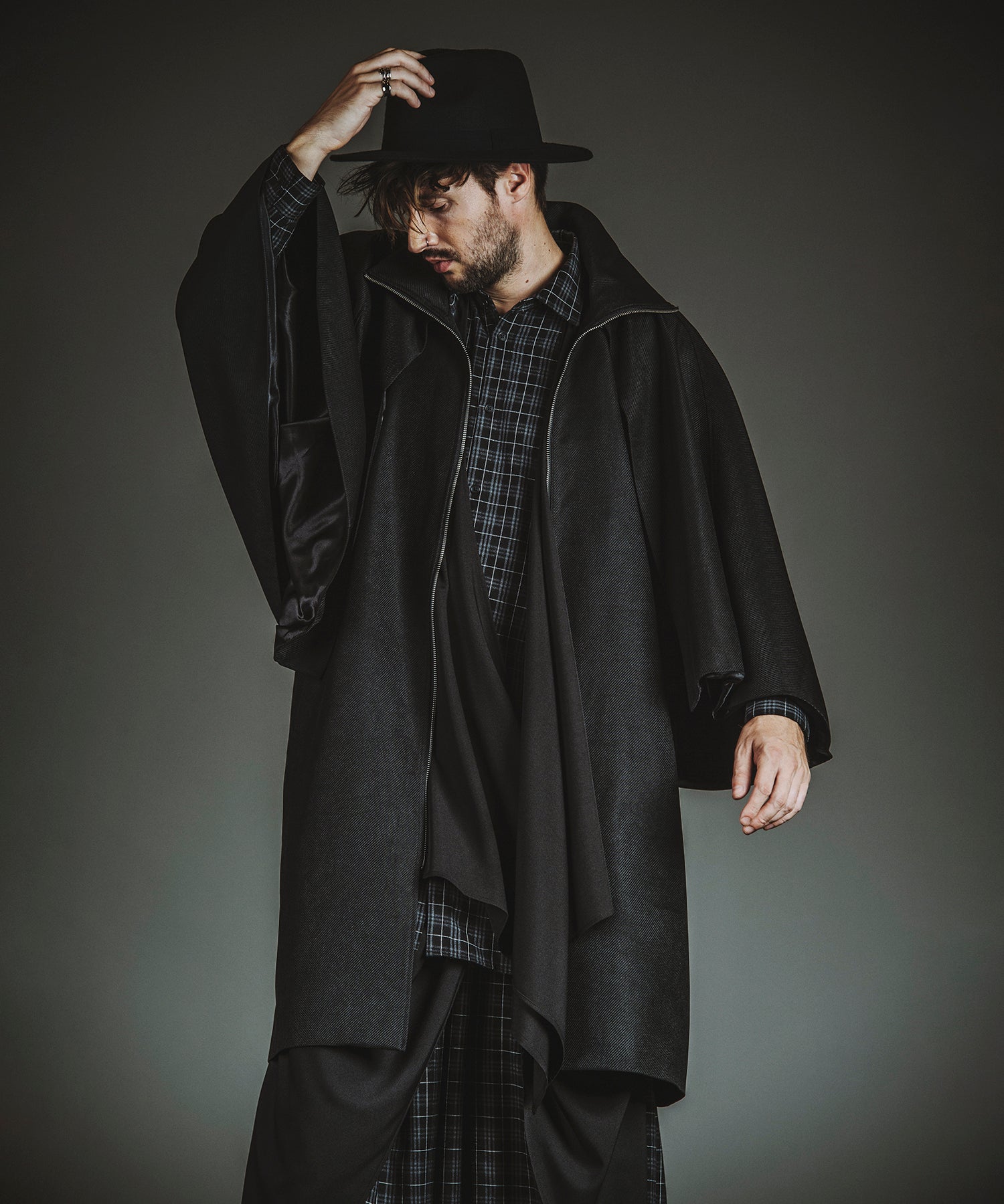BLACK Model:H182cm