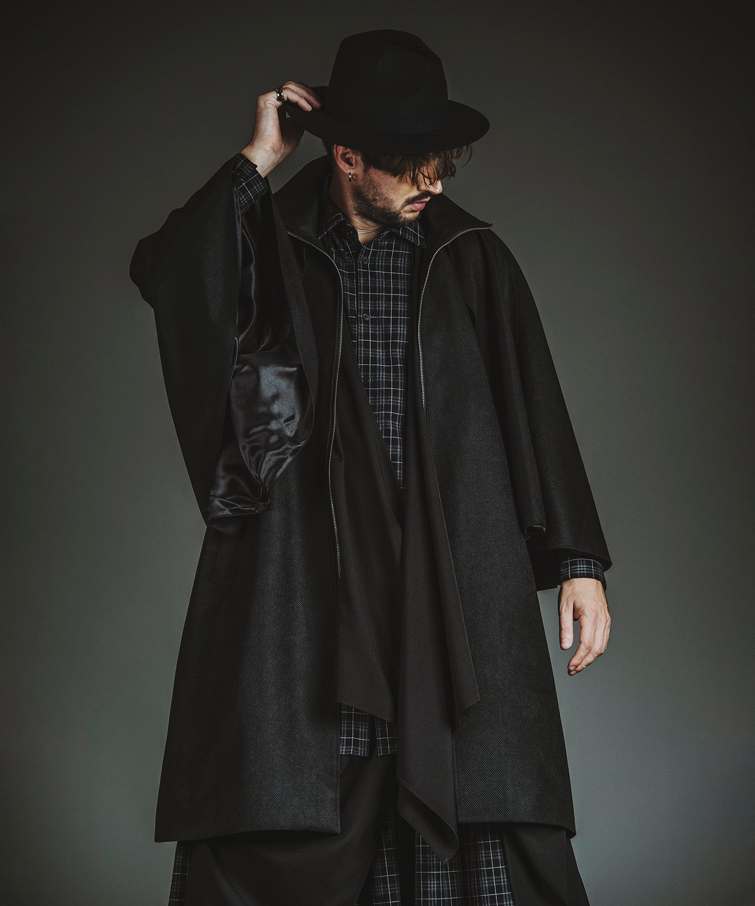 BLACK Model:H182cm