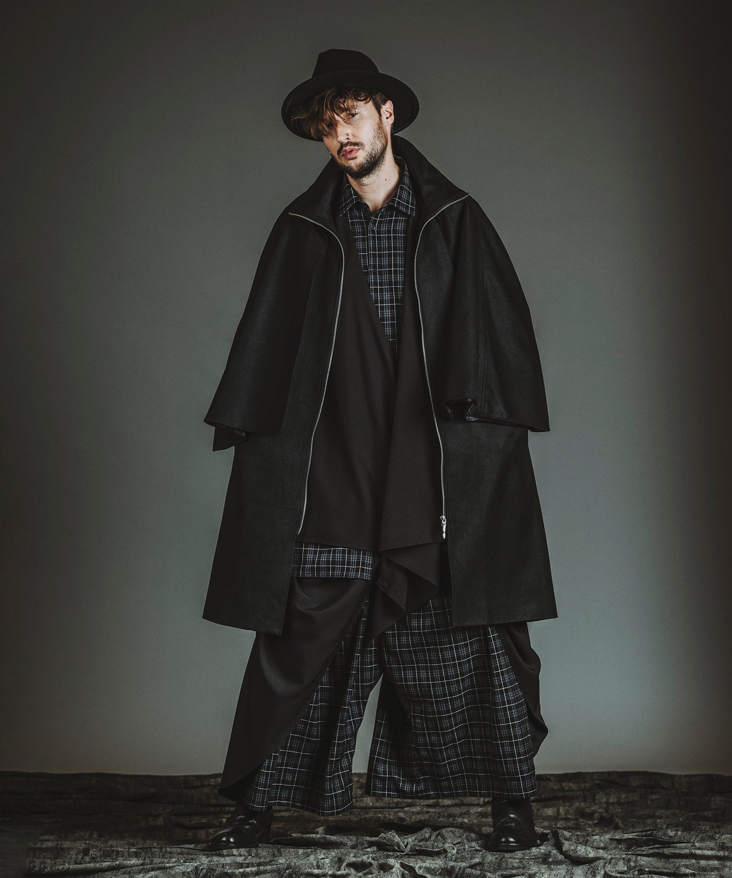 BLACK Model:H182cm